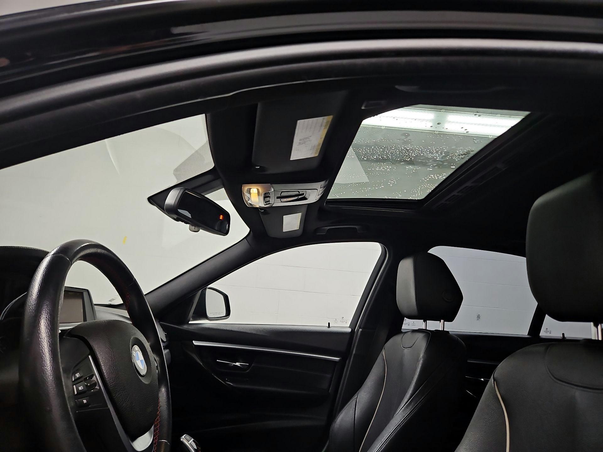 Thumbnail: 2016 BMW 3 Series - 18