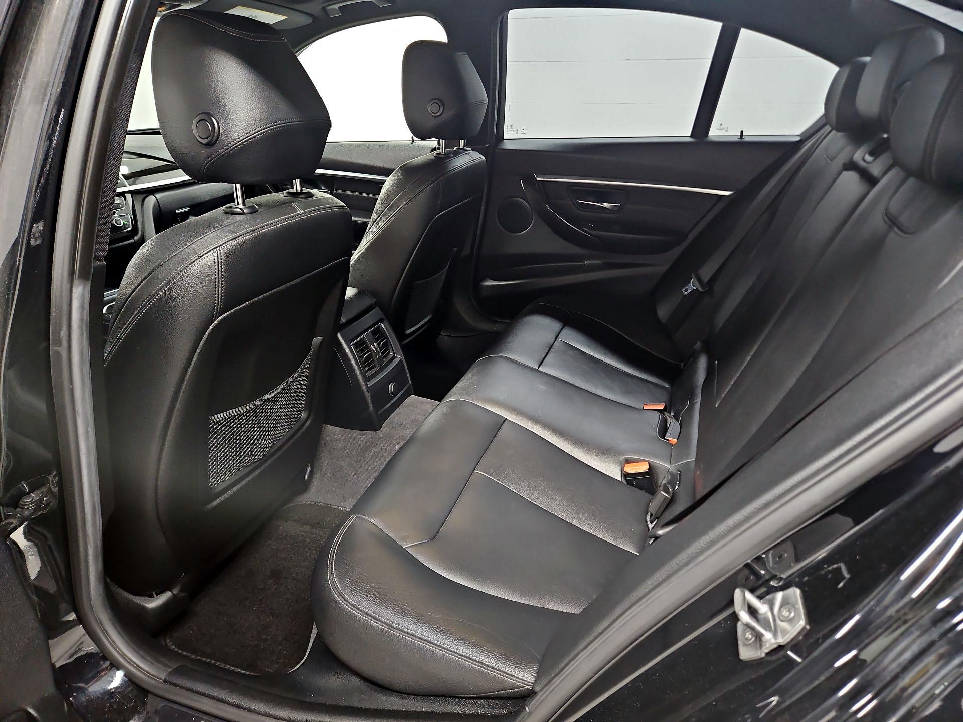 Thumbnail: 2016 BMW 3 Series - 19