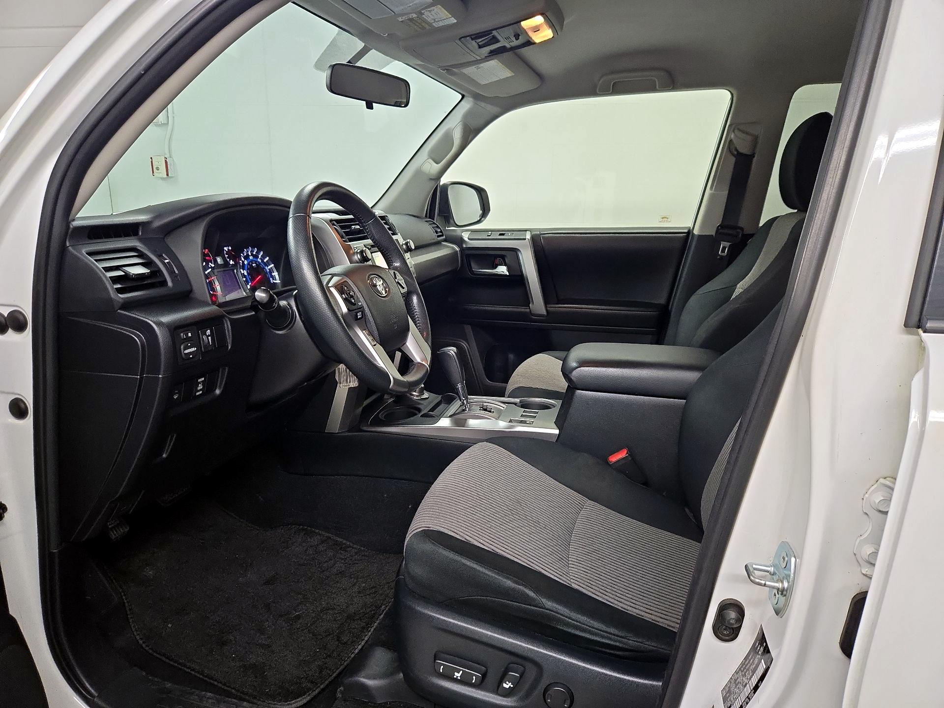 Thumbnail: 2016 Toyota 4Runner - 11