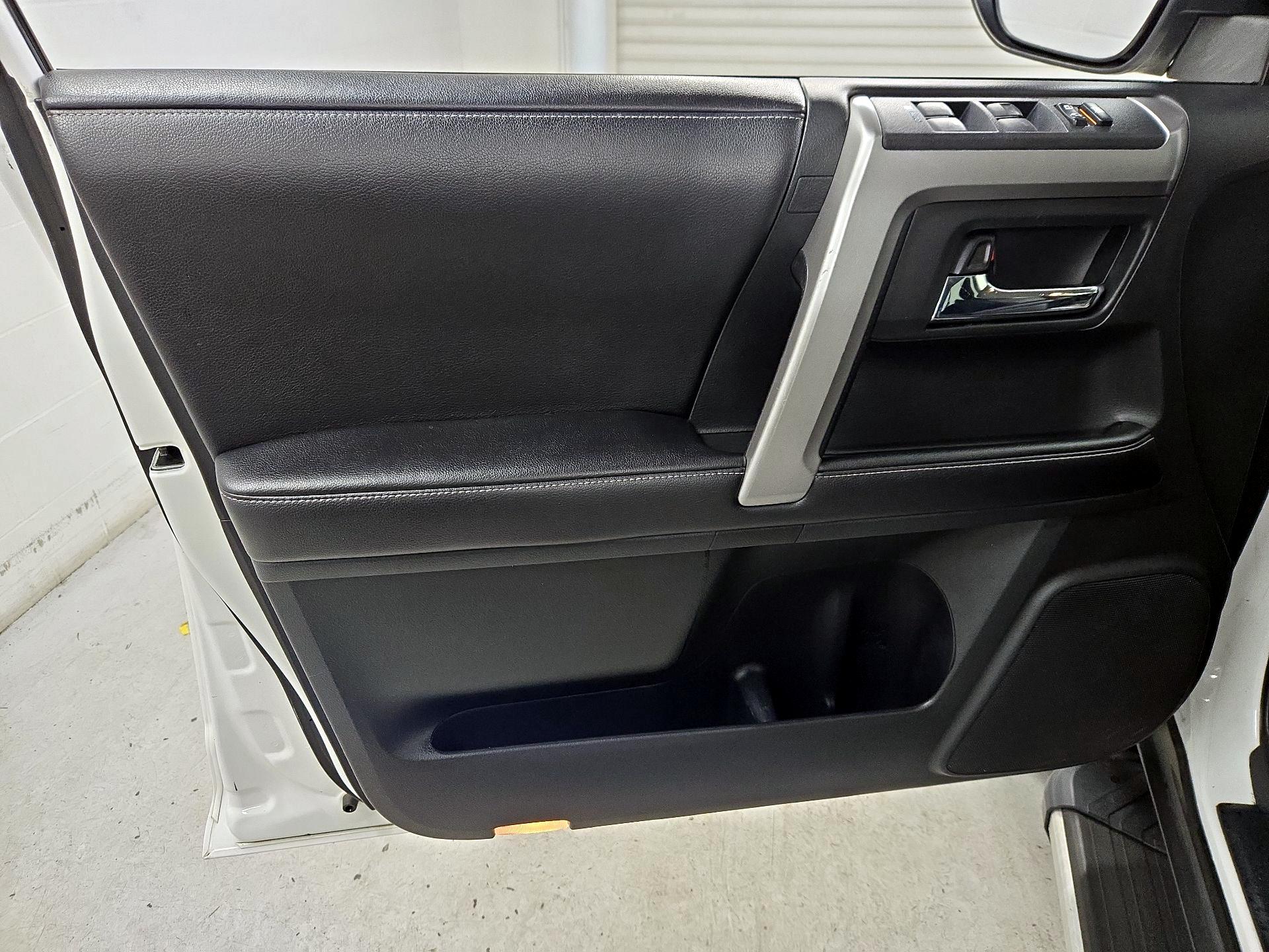 Thumbnail: 2016 Toyota 4Runner - 12