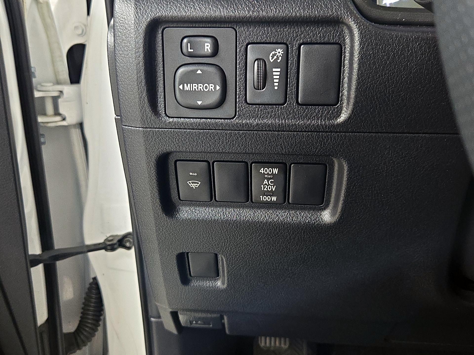 Thumbnail: 2016 Toyota 4Runner - 13