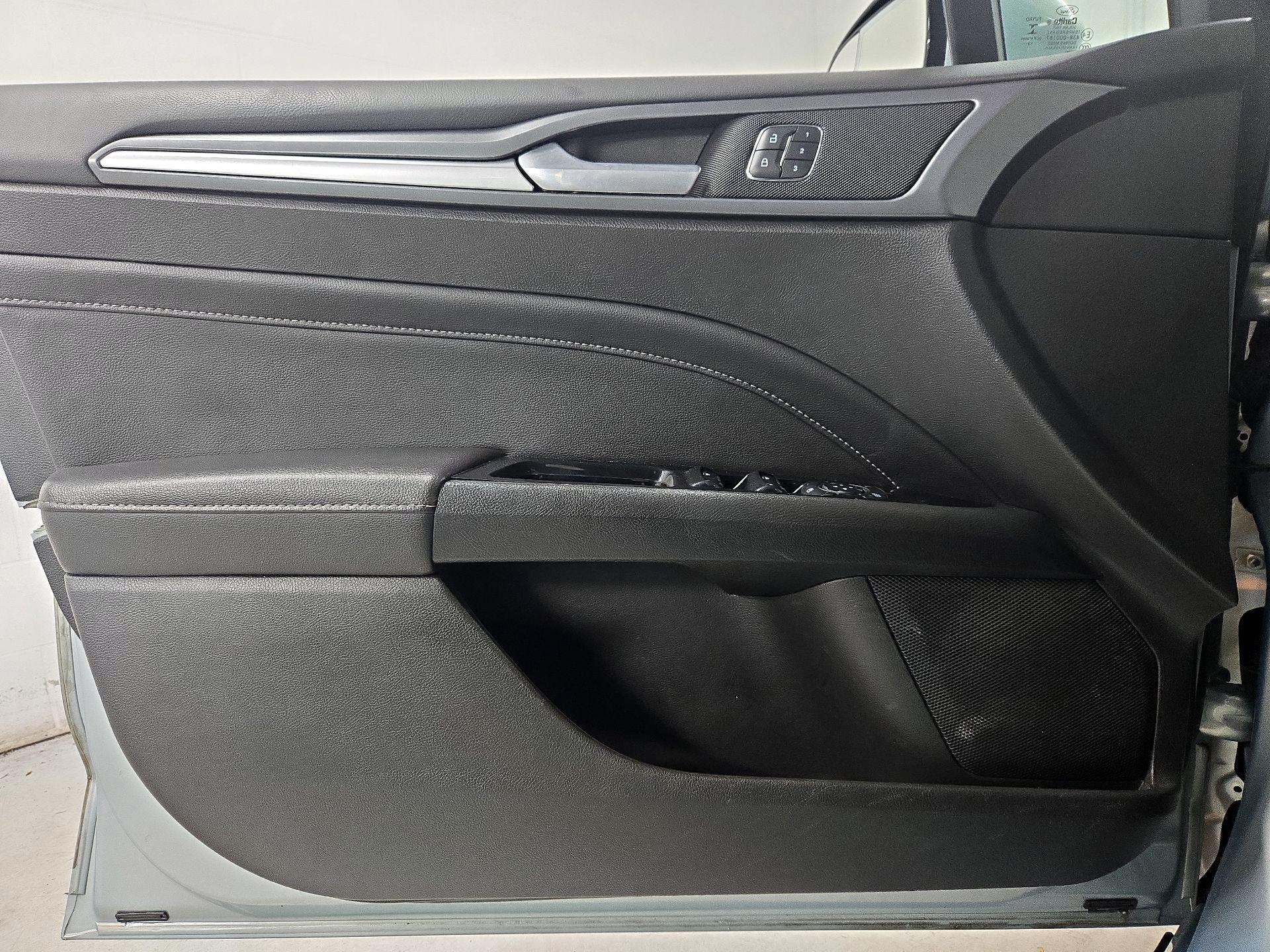 Thumbnail: 2014 Ford Fusion - 12