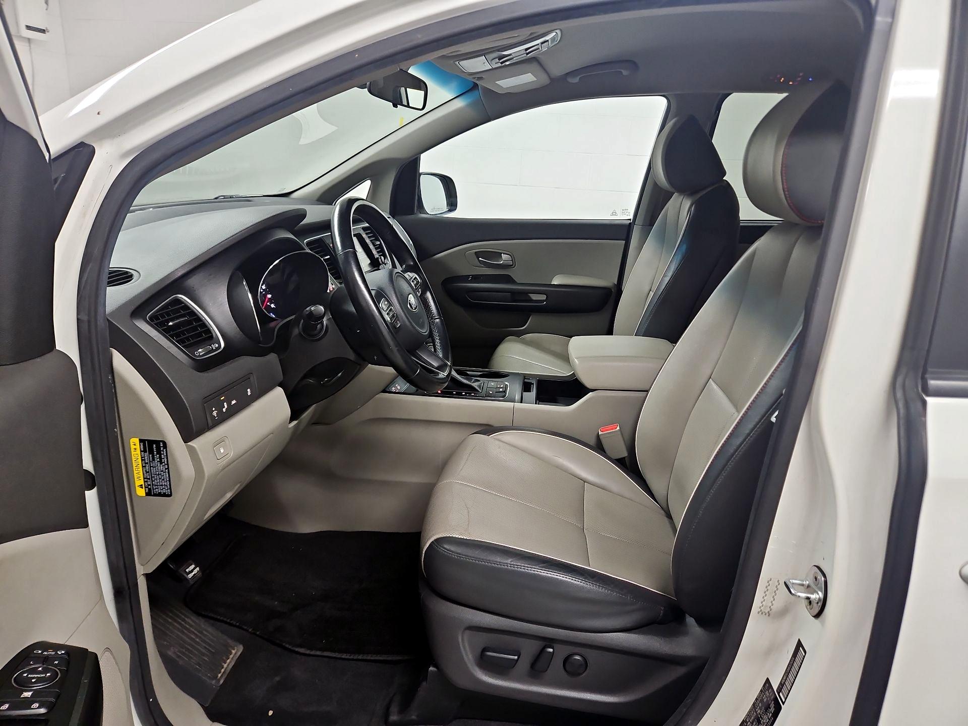 Thumbnail: 2017 Kia Sedona - 11