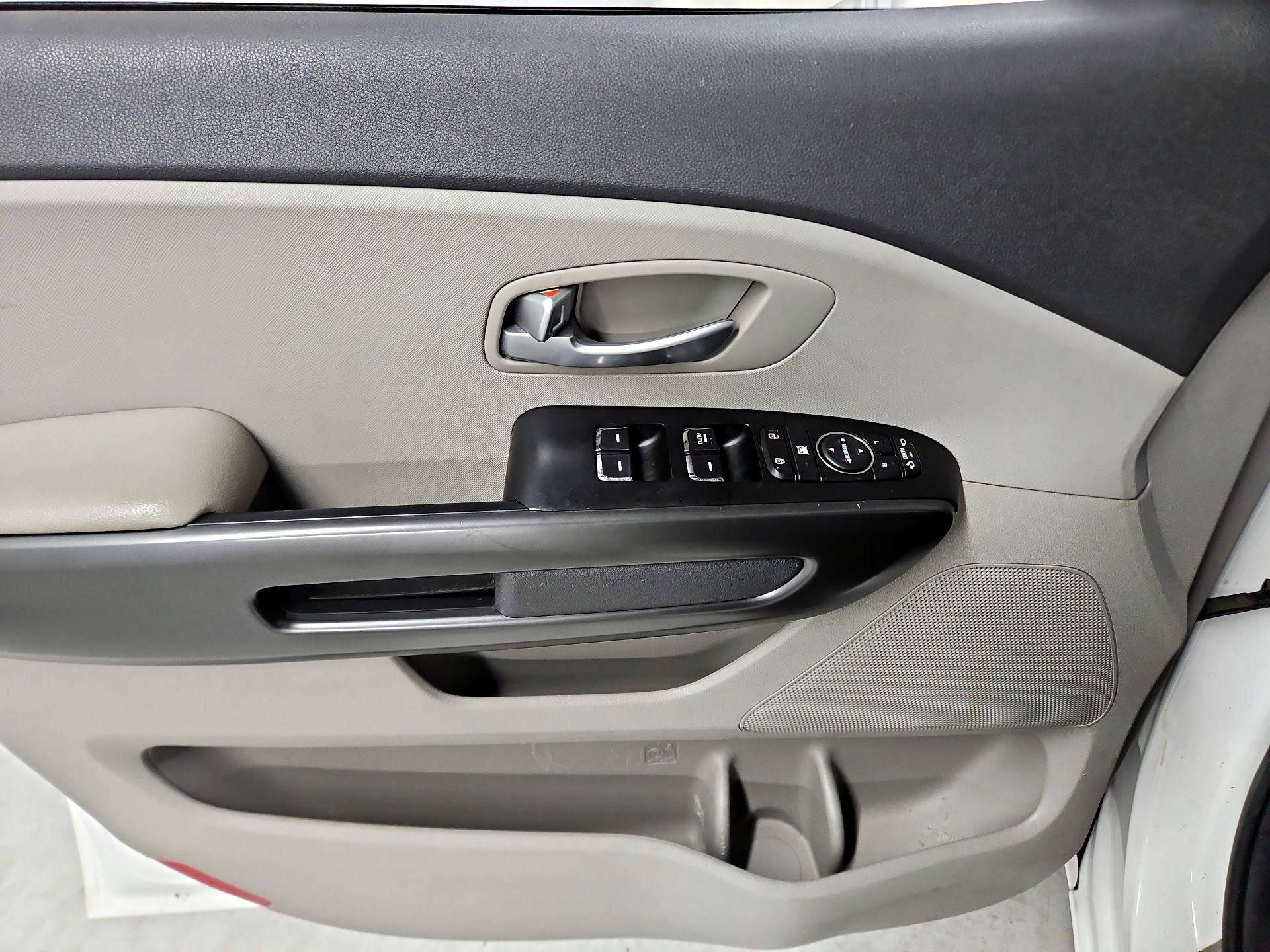 Thumbnail: 2017 Kia Sedona - 12