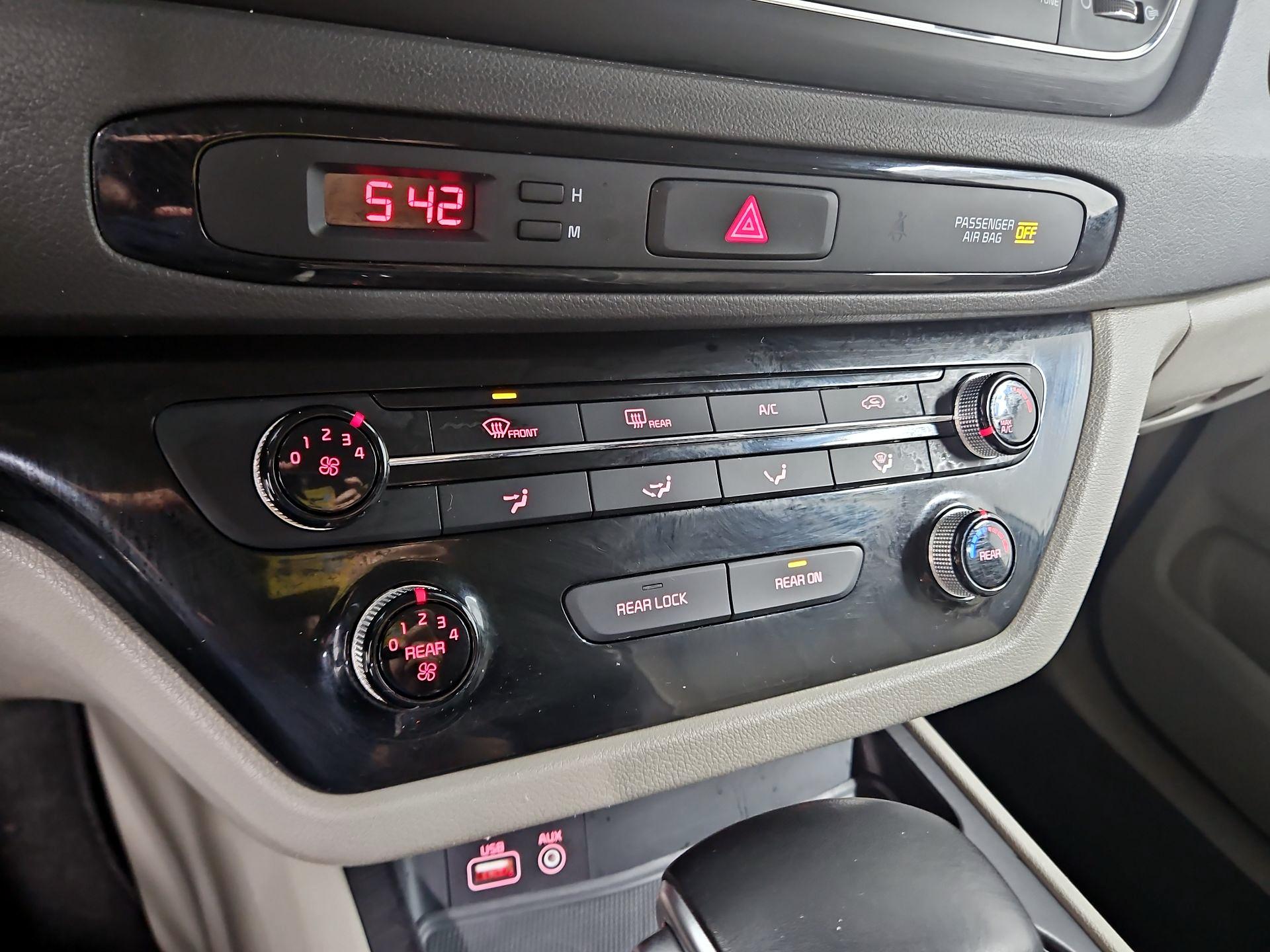 Thumbnail: 2017 Kia Sedona - 16