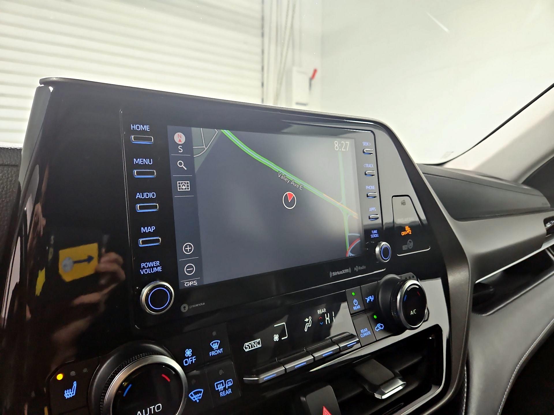 Thumbnail: 2021 Toyota Highlander - 14