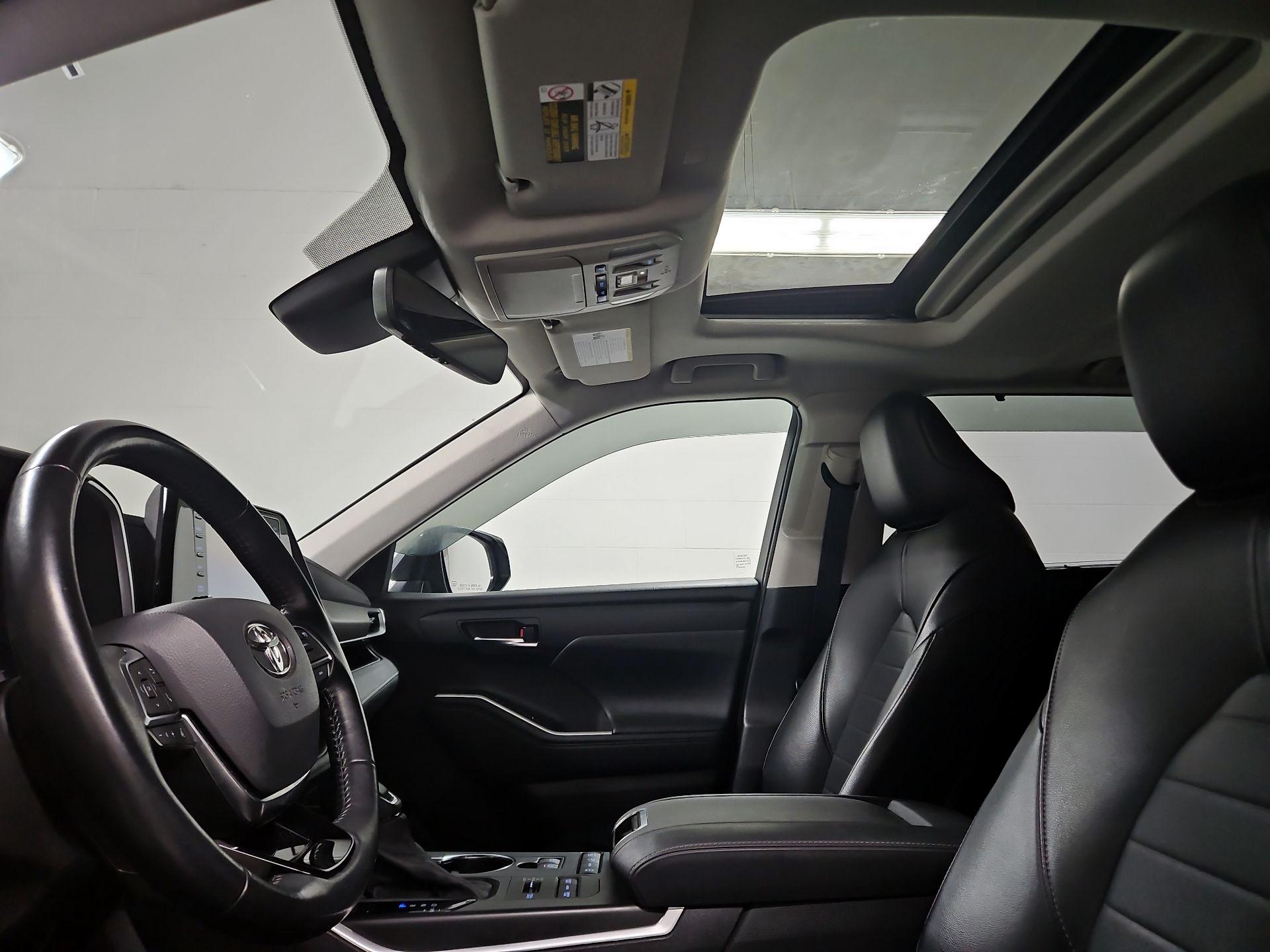 Thumbnail: 2021 Toyota Highlander - 20