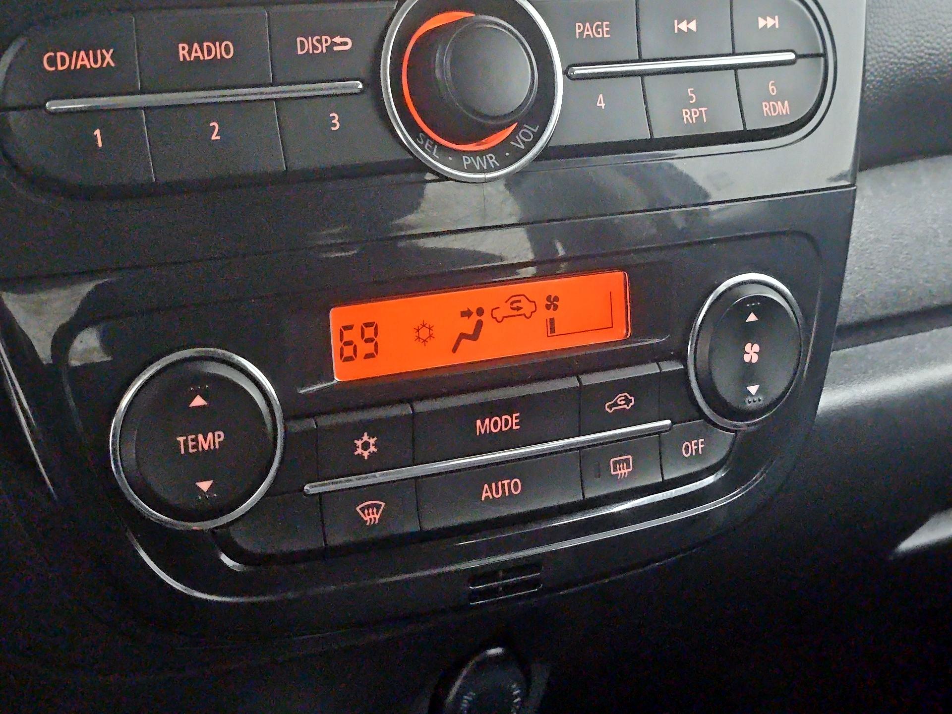 Thumbnail: 2015 Mitsubishi Mirage - 15