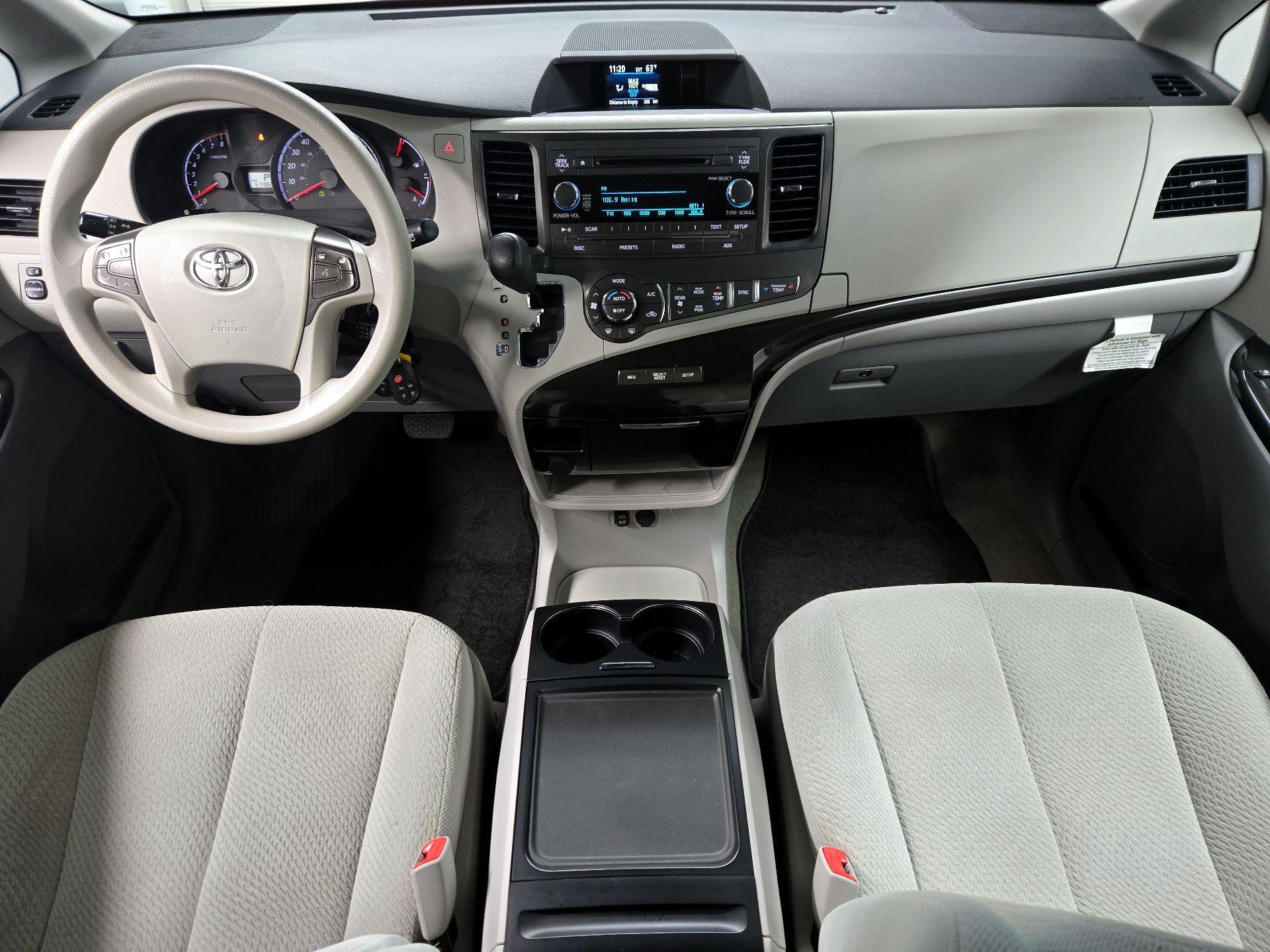Thumbnail: 2014 Toyota Sienna - 9