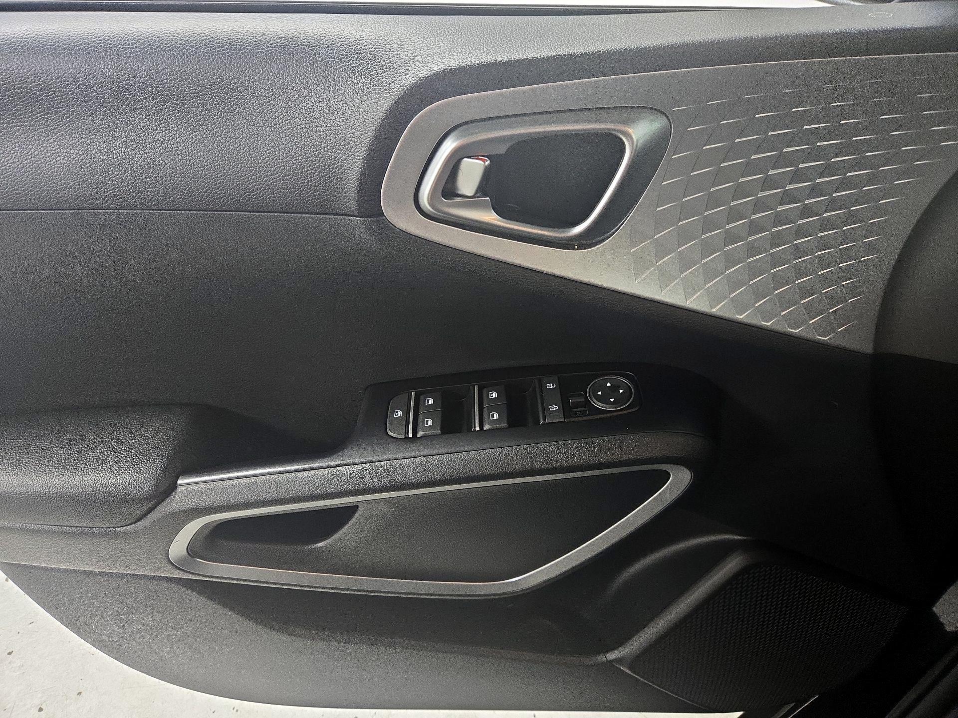 Thumbnail: 2023 Kia Soul - 12