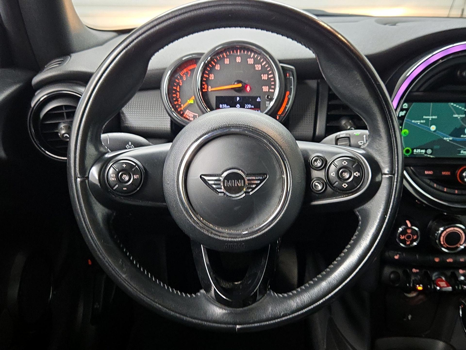 Thumbnail: 2019 MINI Cooper - 10