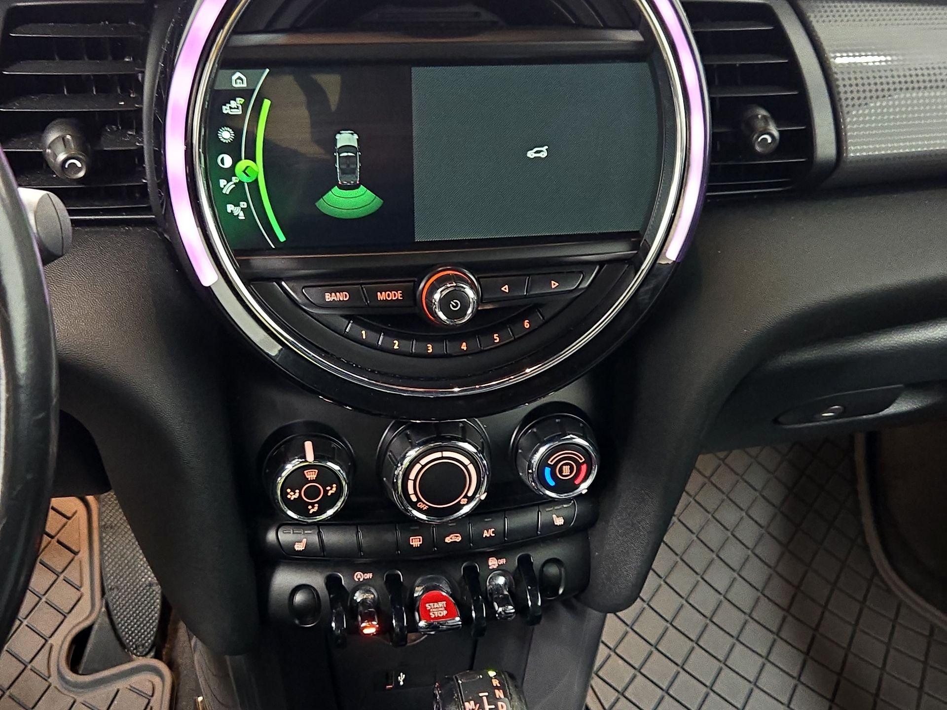 Thumbnail: 2019 MINI Cooper - 17