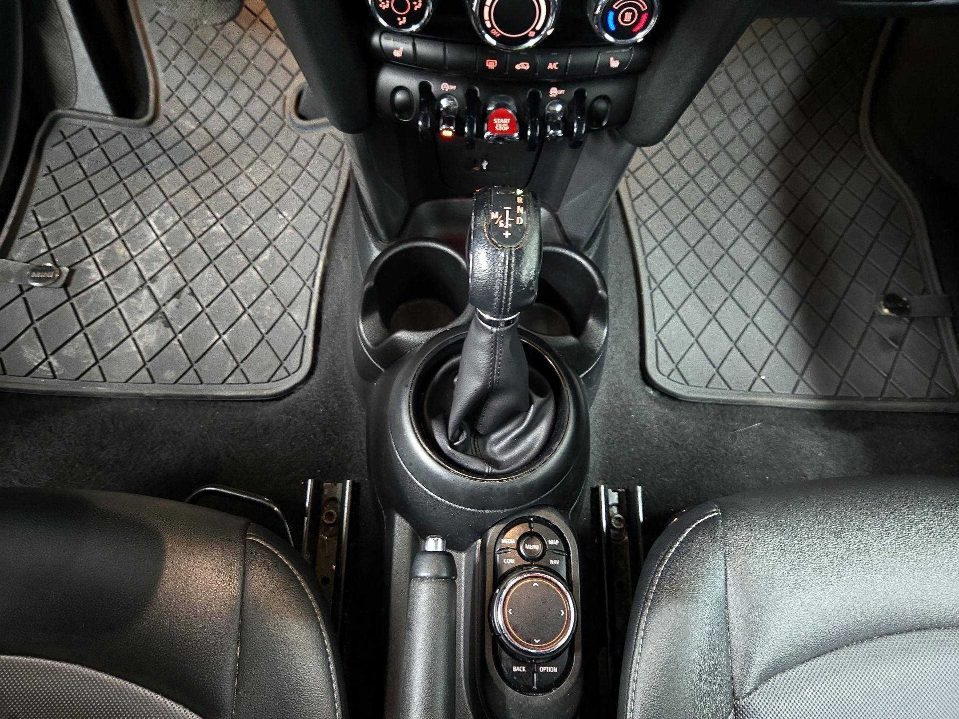 Thumbnail: 2019 MINI Cooper - 18