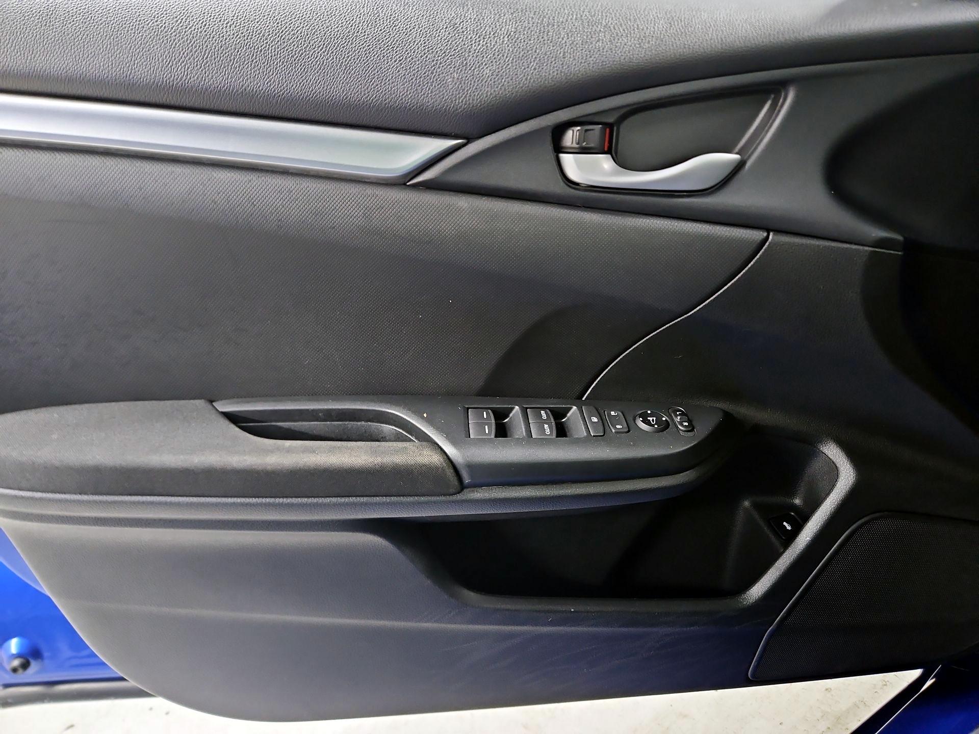 Thumbnail: 2016 Honda Civic - 12