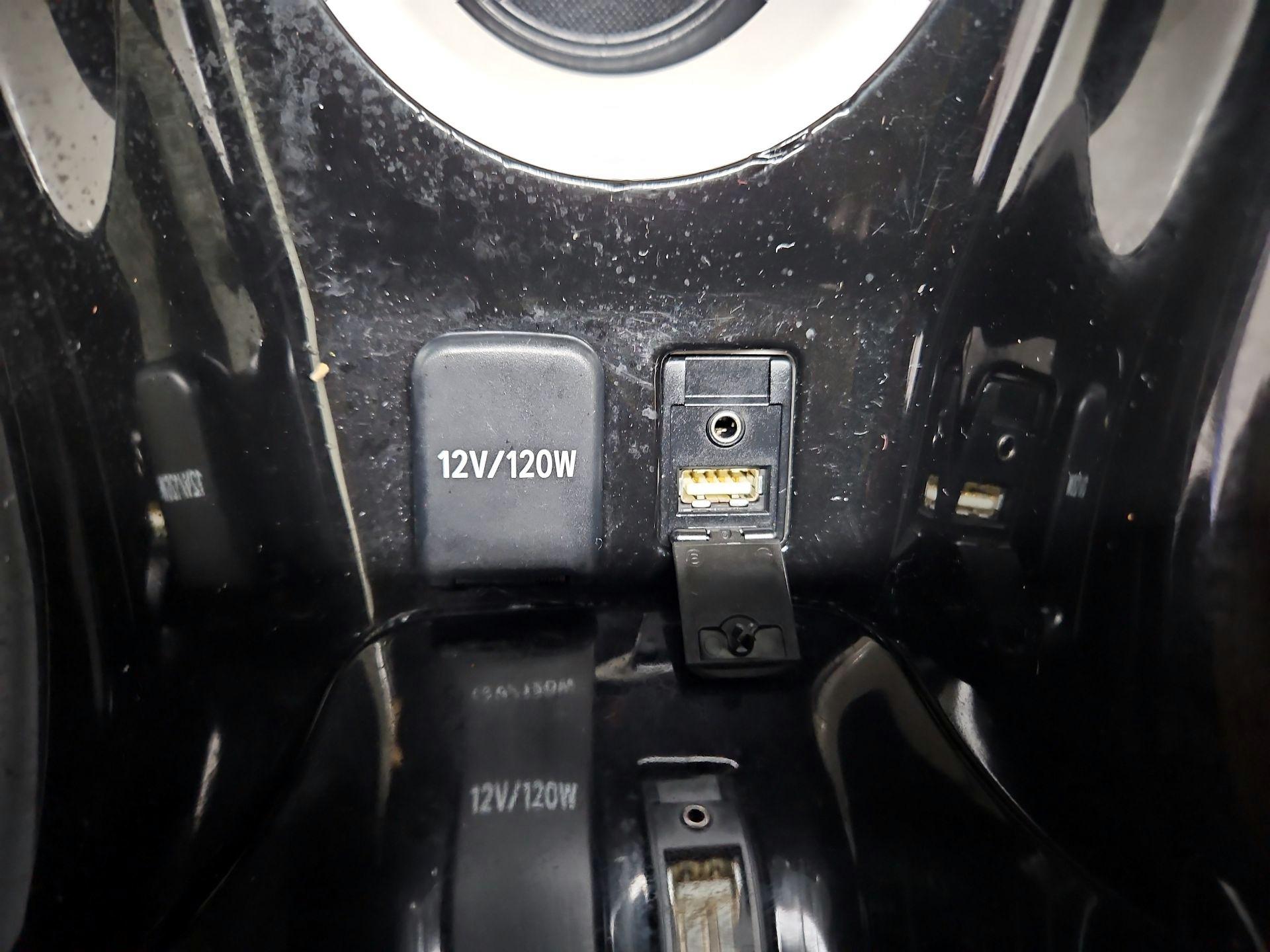 Thumbnail: 2016 Toyota Prius - 18