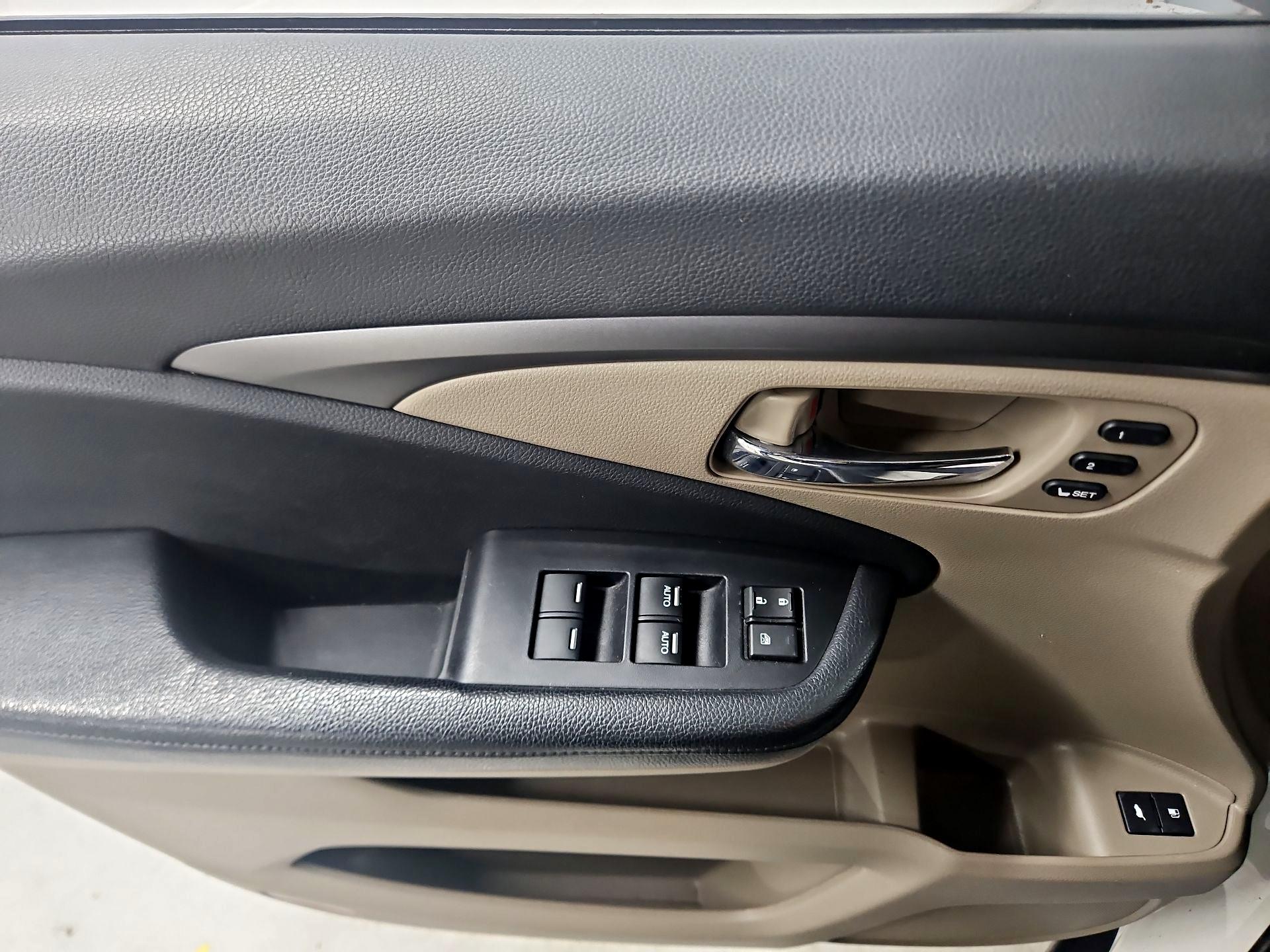 Thumbnail: 2019 Honda Pilot - 12