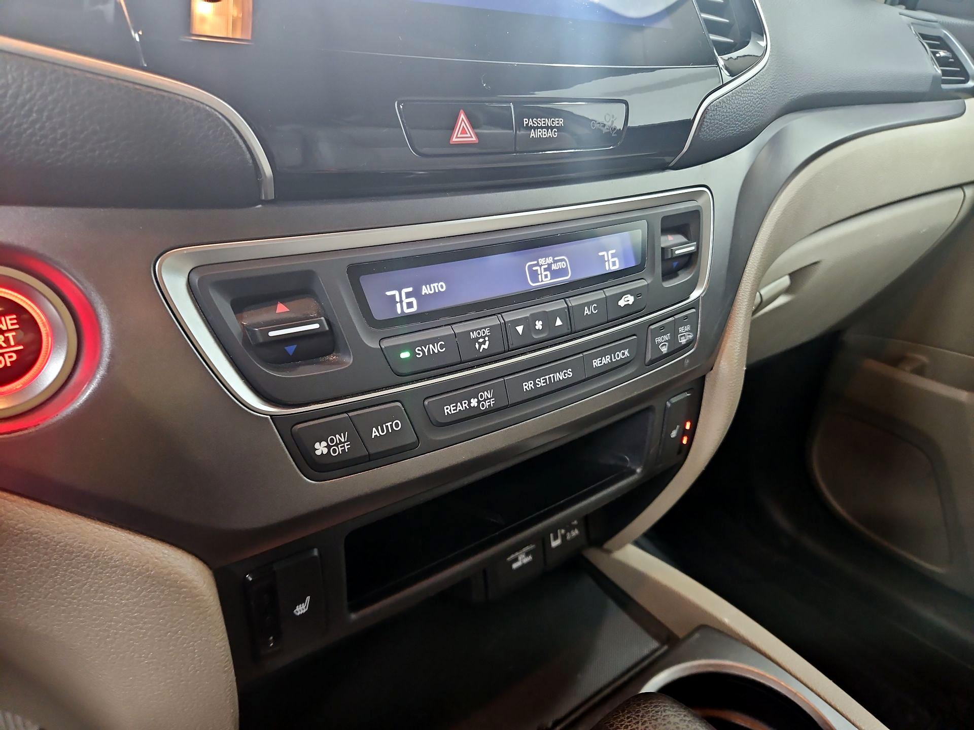 Thumbnail: 2019 Honda Pilot - 16