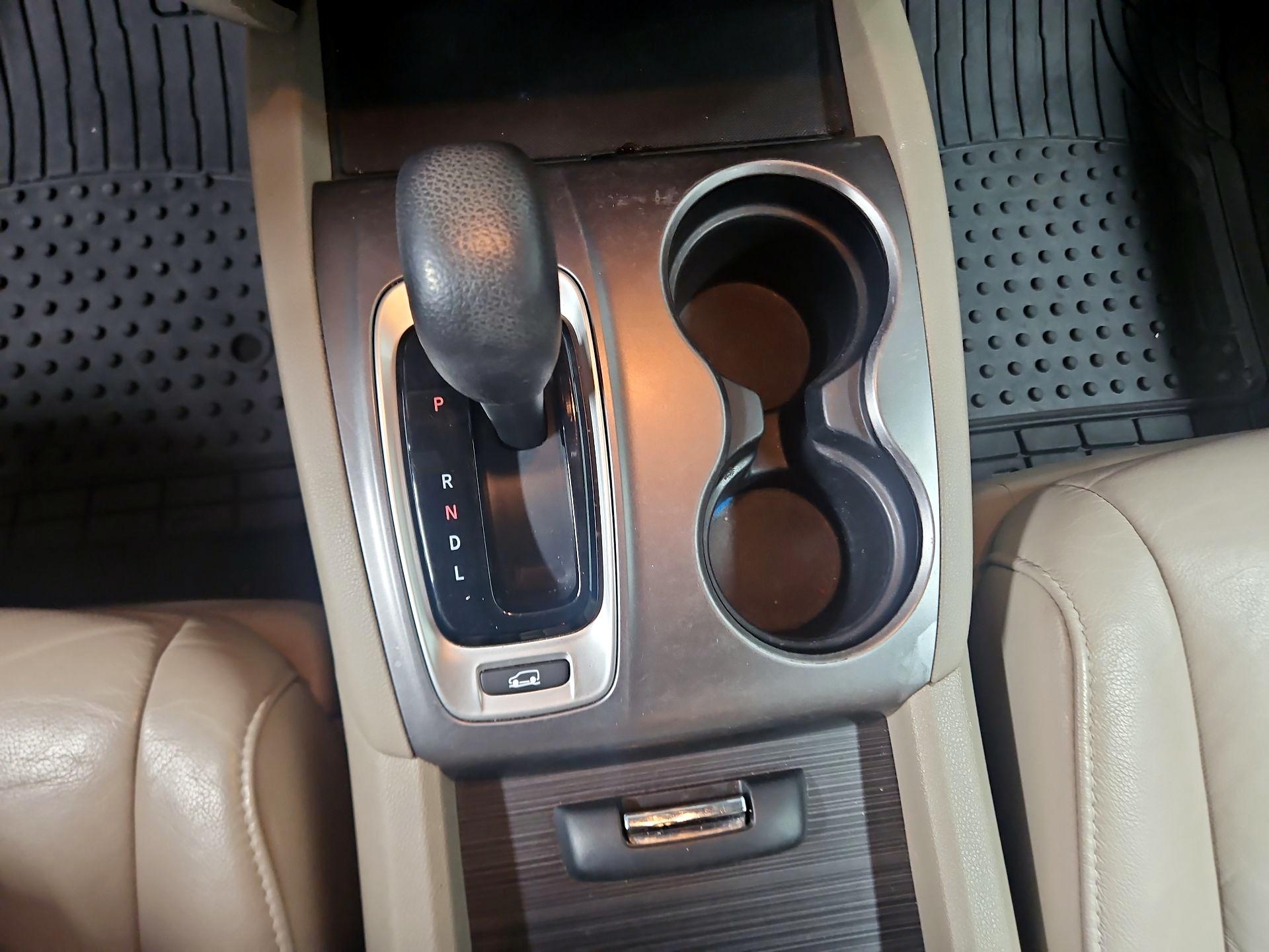 Thumbnail: 2019 Honda Pilot - 17