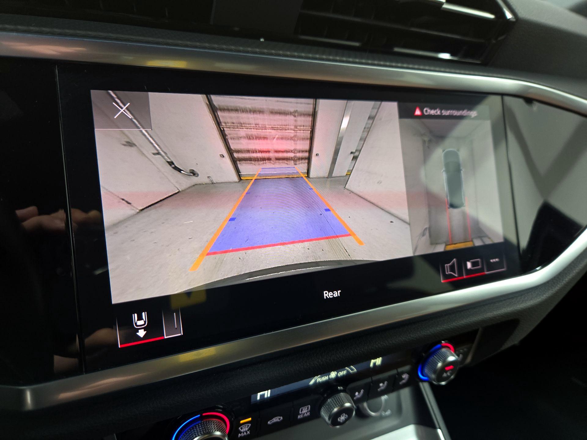 Thumbnail: 2022 Audi Q3 - 15