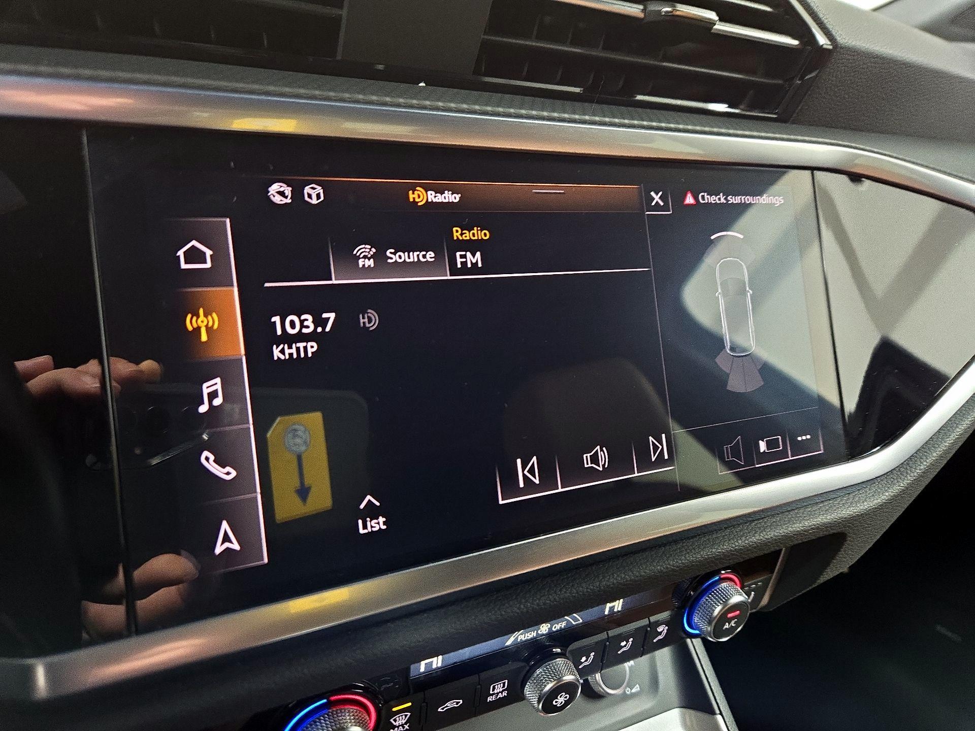 Thumbnail: 2022 Audi Q3 - 16