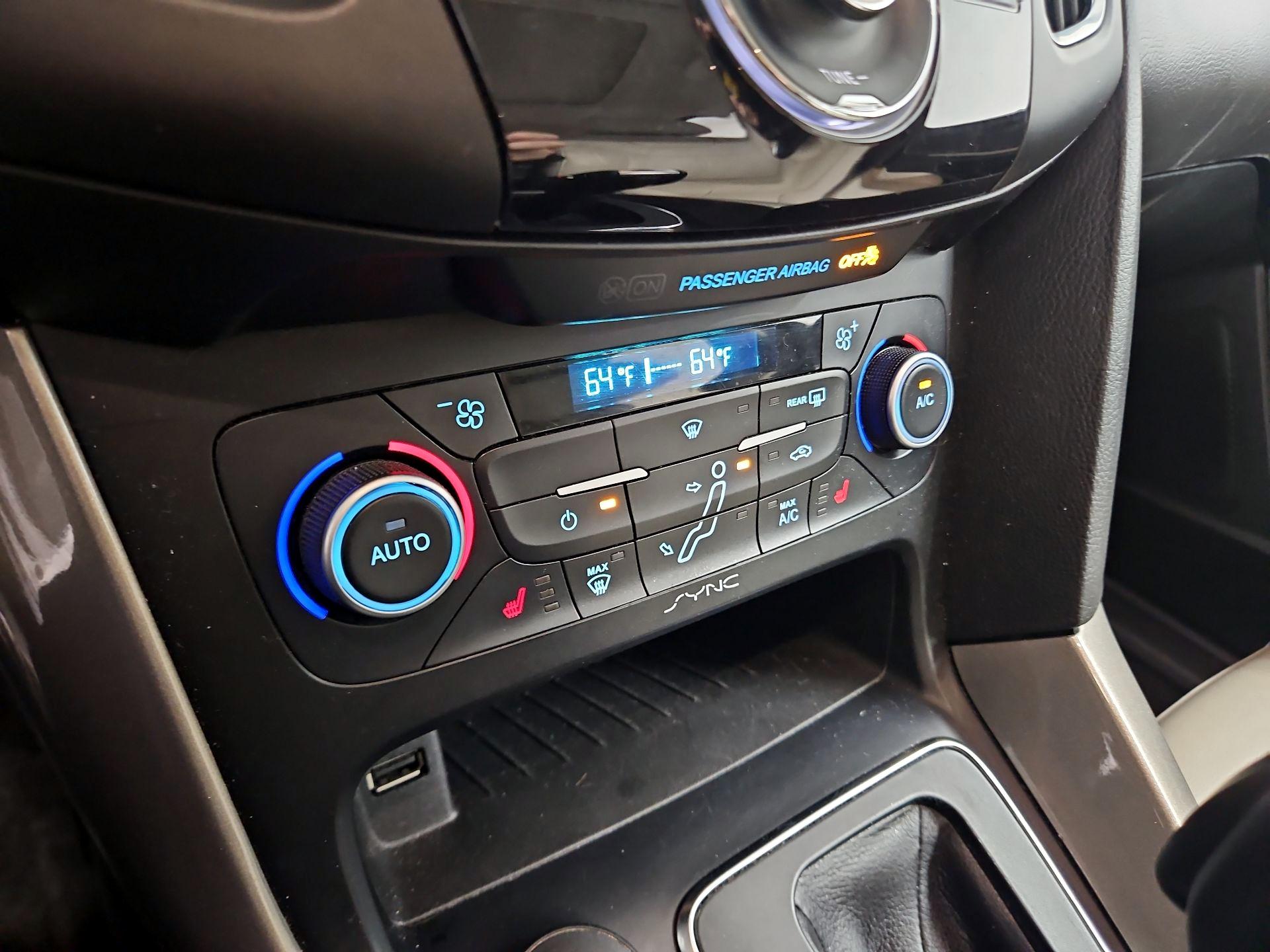 Thumbnail: 2018 Ford Focus - 17