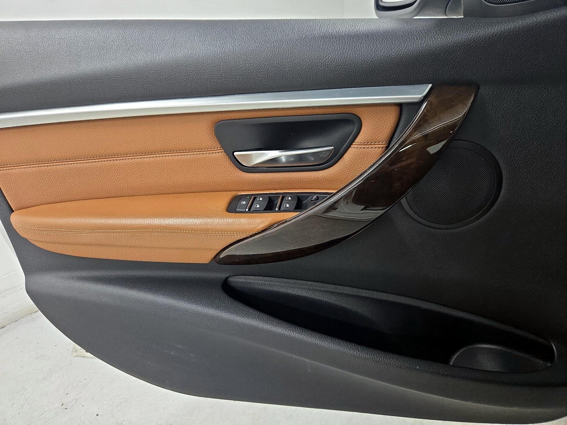 Thumbnail: 2016 BMW 3 Series - 12