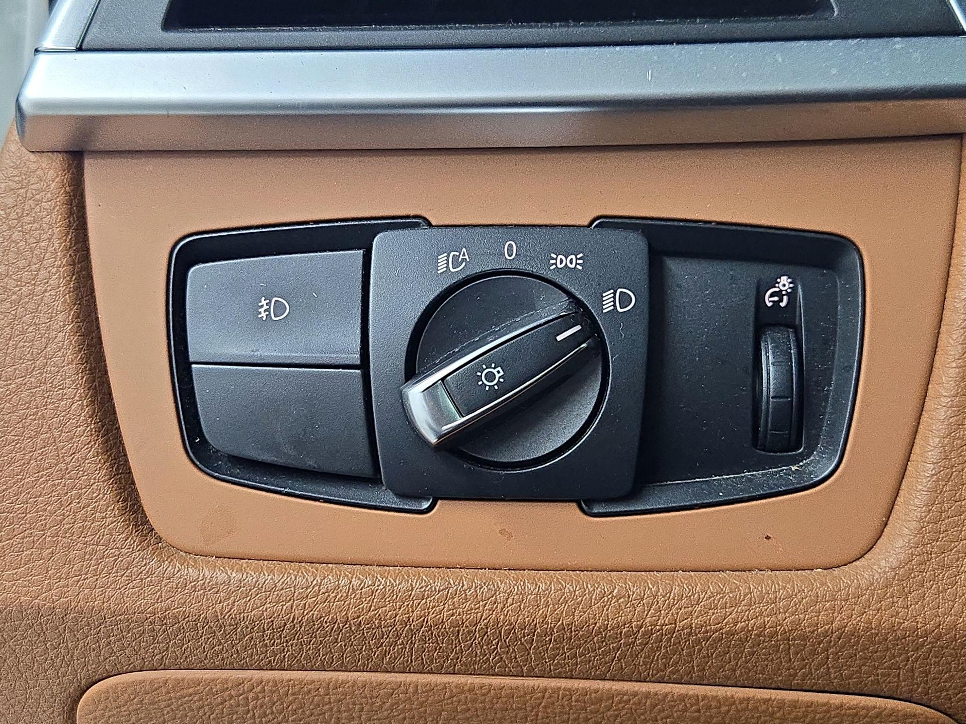 Thumbnail: 2016 BMW 3 Series - 13