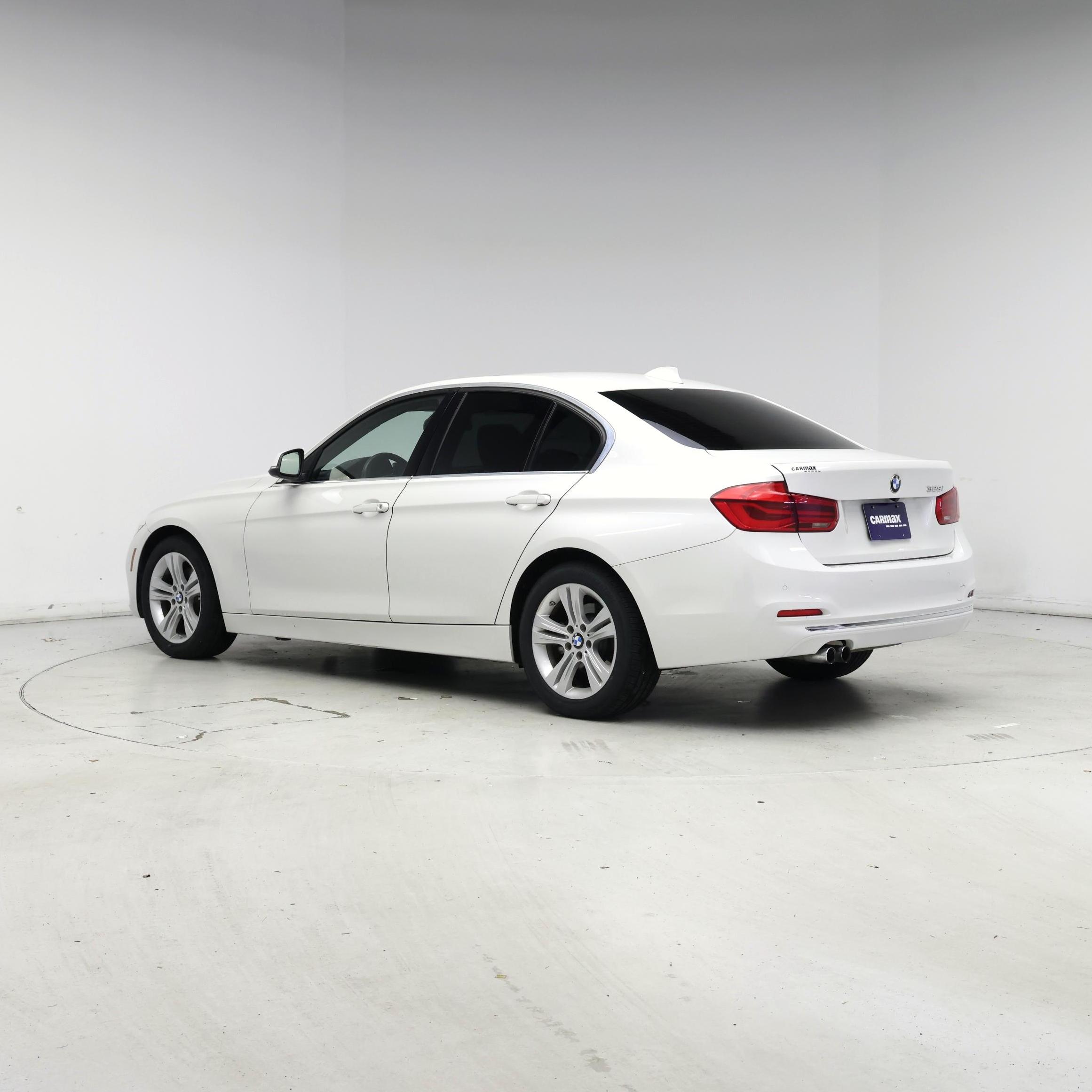 Thumbnail: 2016 BMW 3 Series - 2