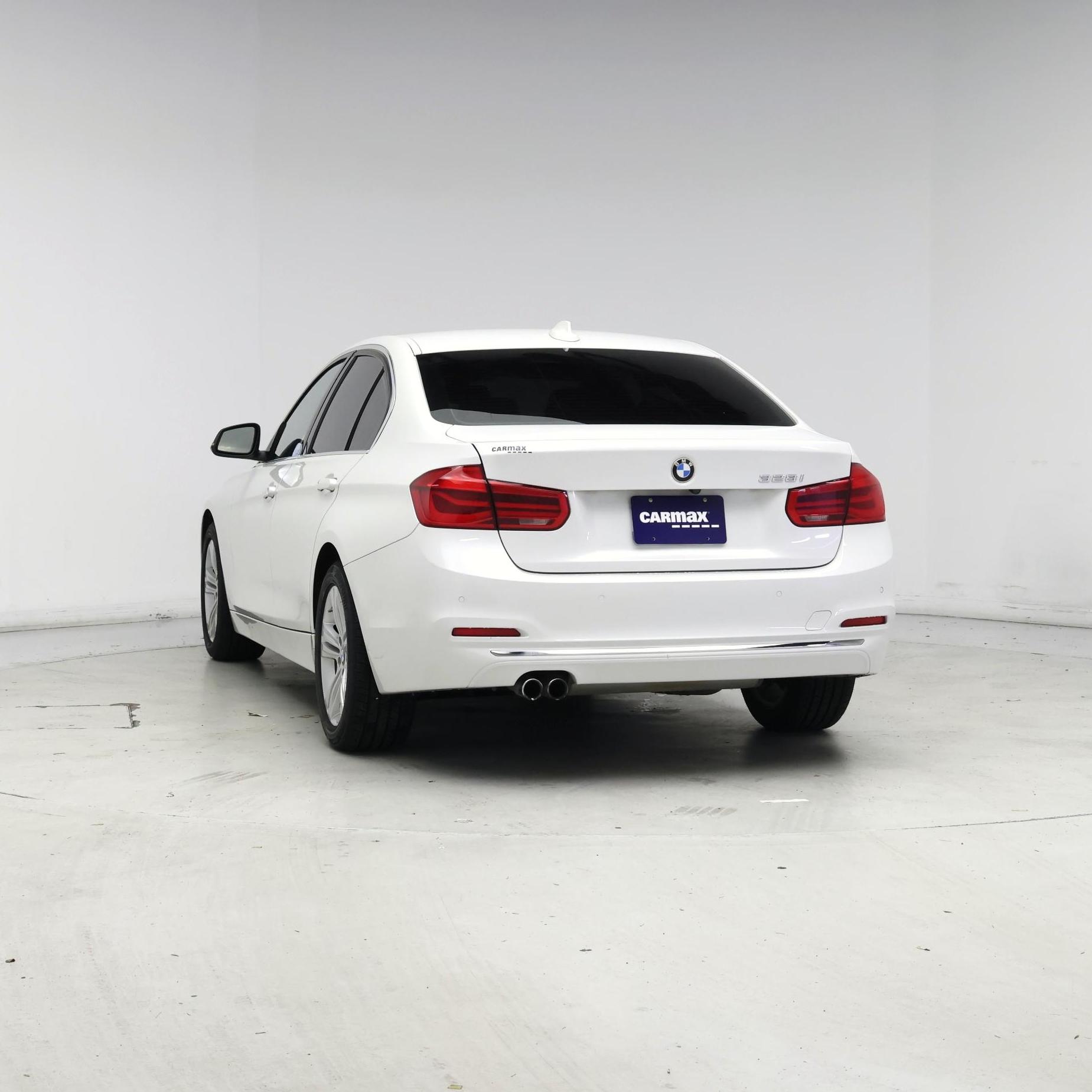 Thumbnail: 2016 BMW 3 Series - 6