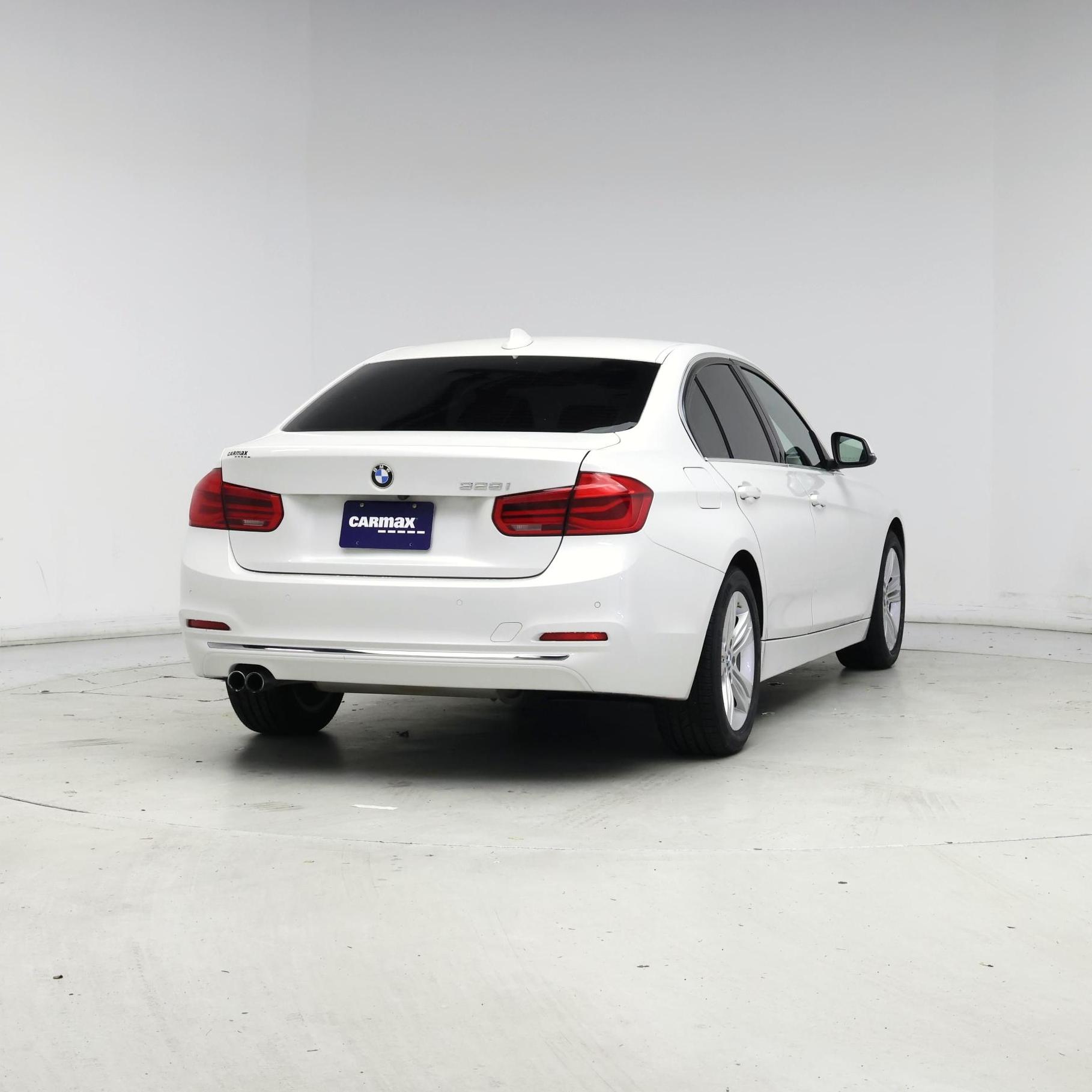 Thumbnail: 2016 BMW 3 Series - 8