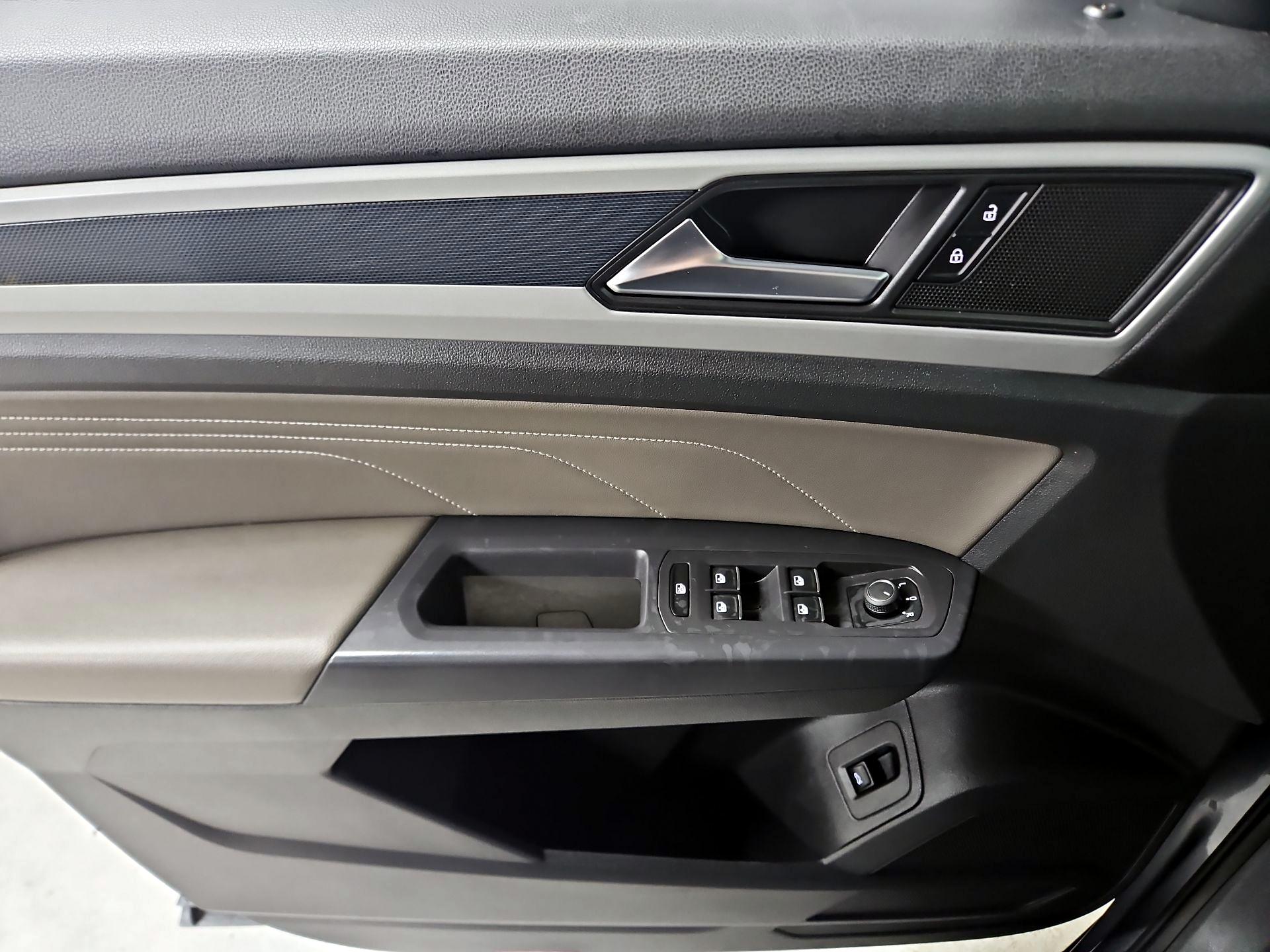 Thumbnail: 2021 Volkswagen Atlas - 12