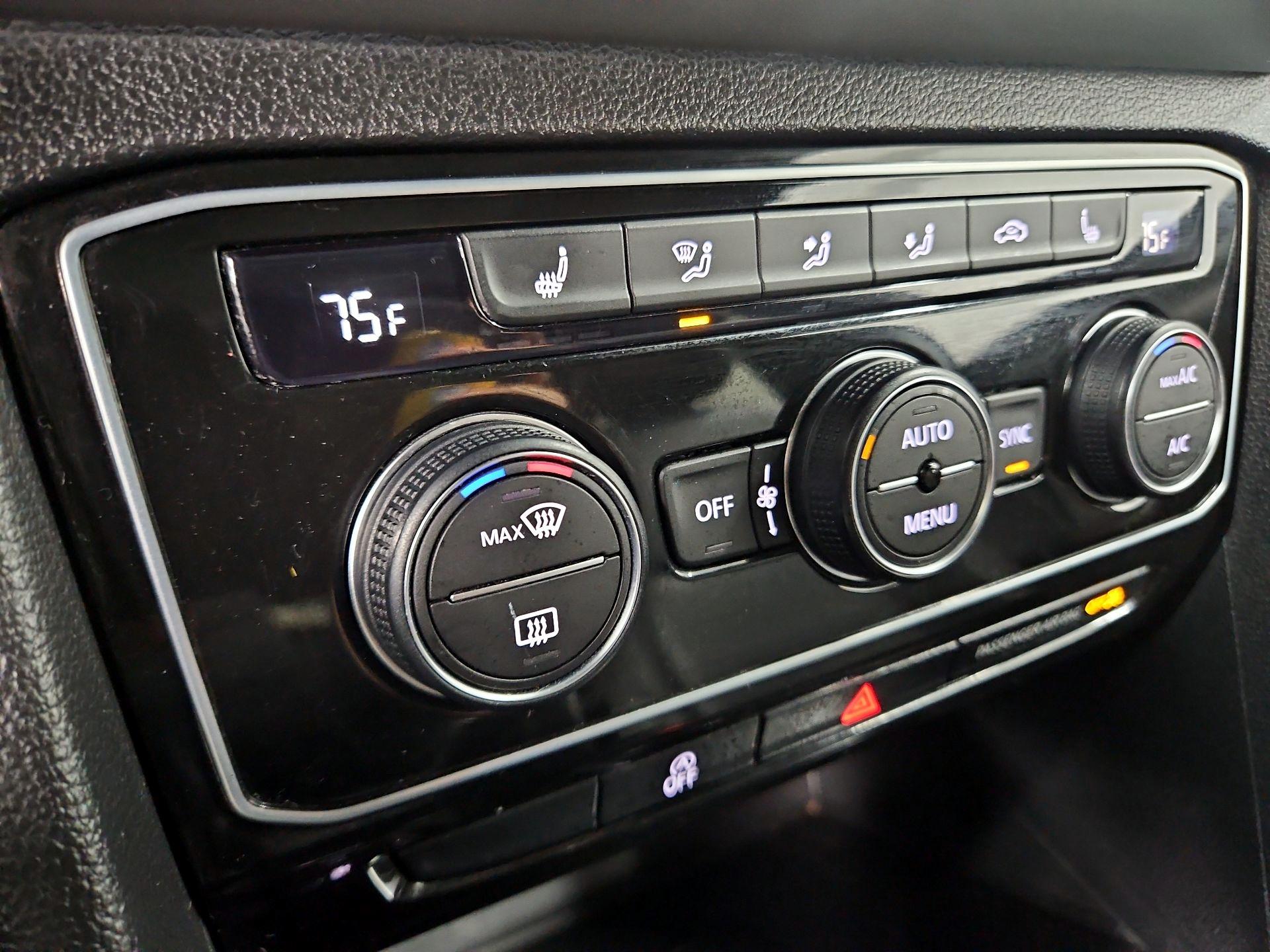 Thumbnail: 2021 Volkswagen Atlas - 17