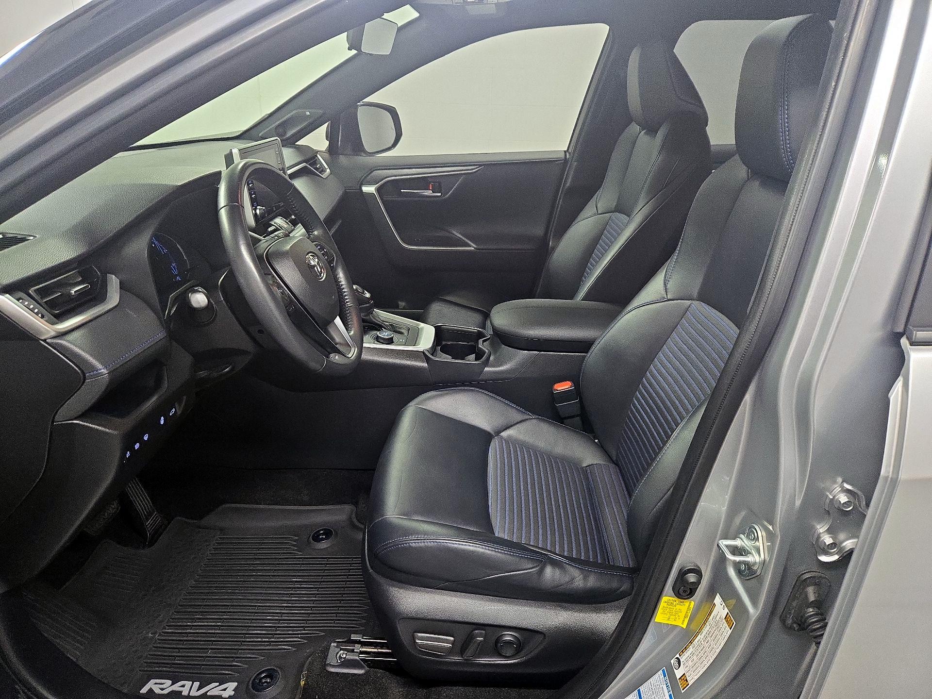 Thumbnail: 2020 Toyota RAV4 - 11