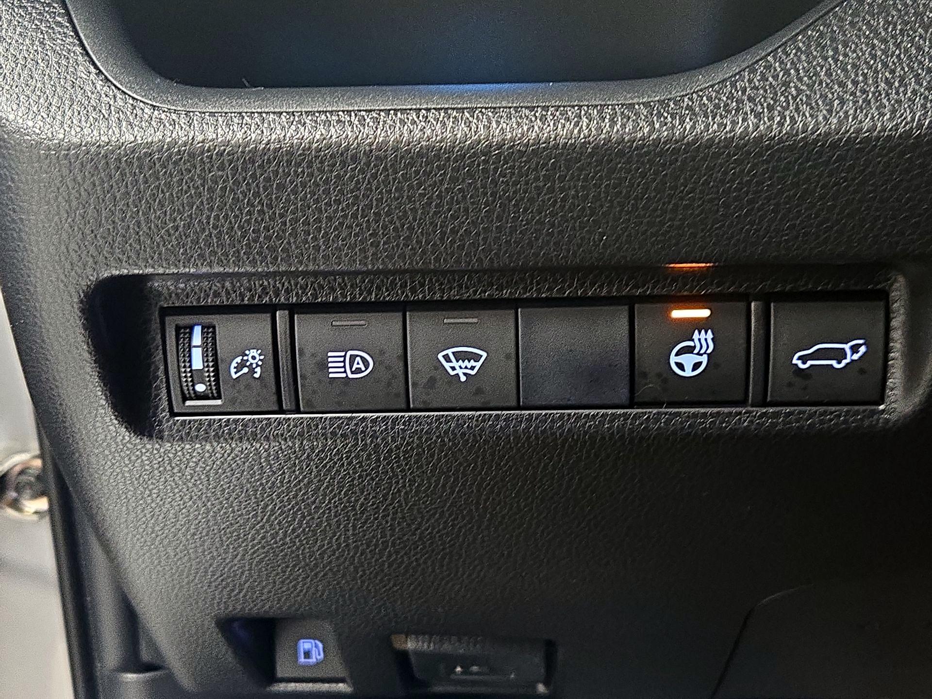 Thumbnail: 2020 Toyota RAV4 - 13