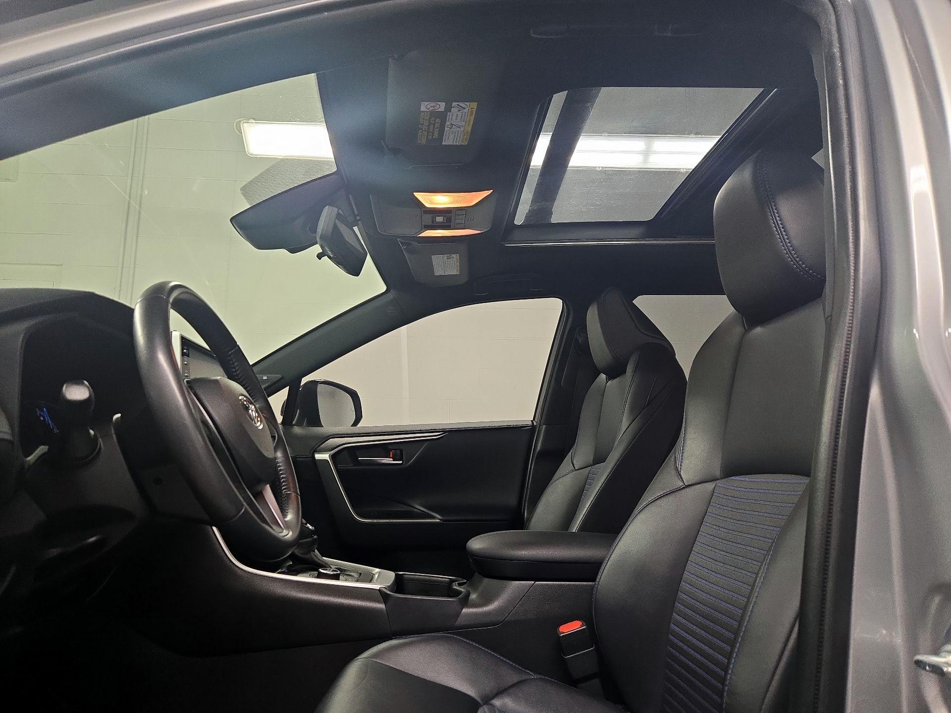 Thumbnail: 2020 Toyota RAV4 - 20