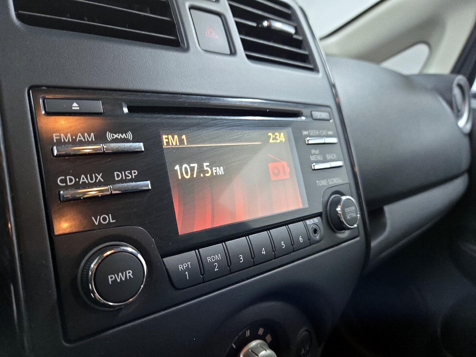 Thumbnail: 2014 Nissan Versa Note - 15