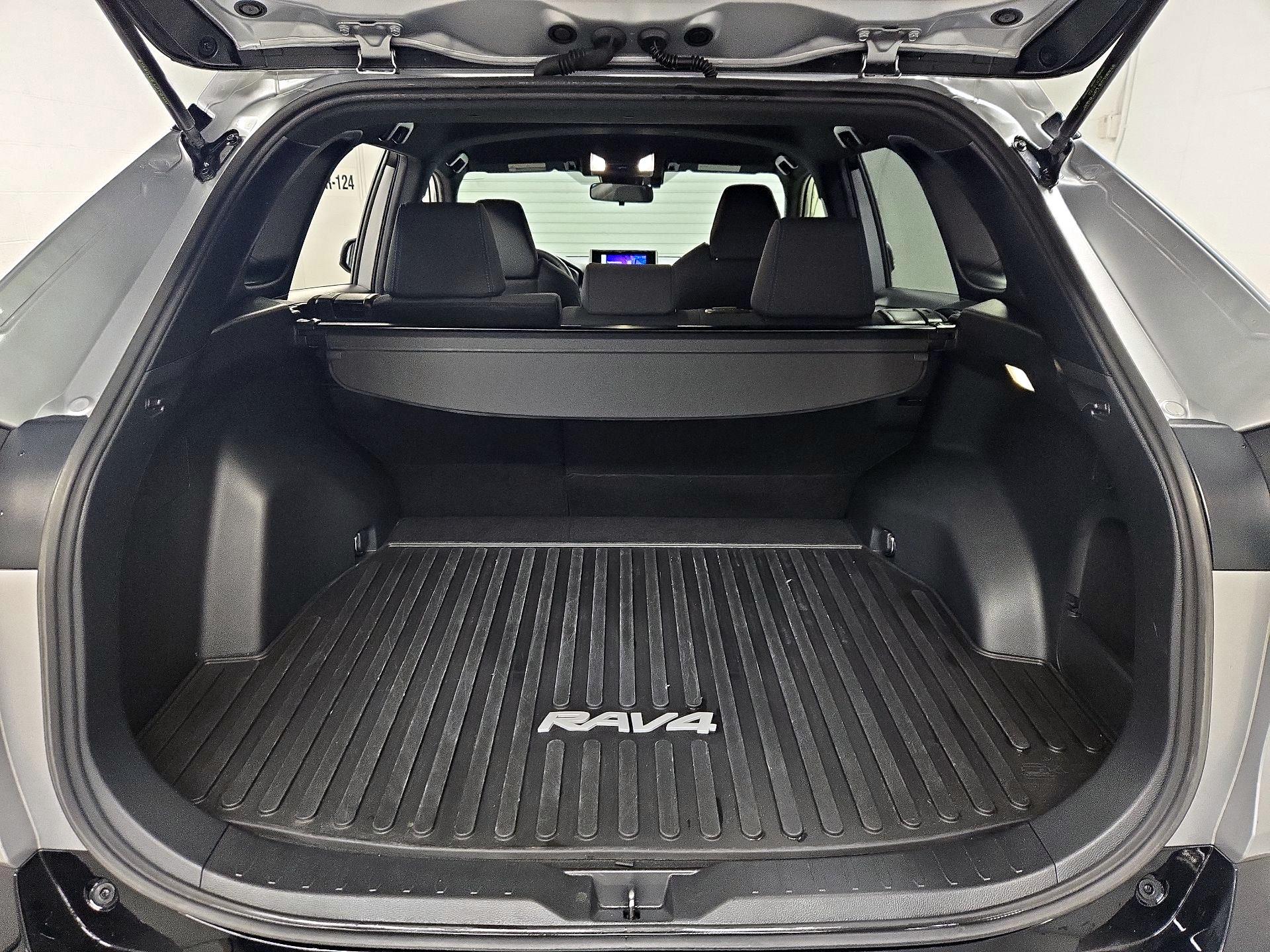 Thumbnail: 2023 Toyota RAV4 - 20