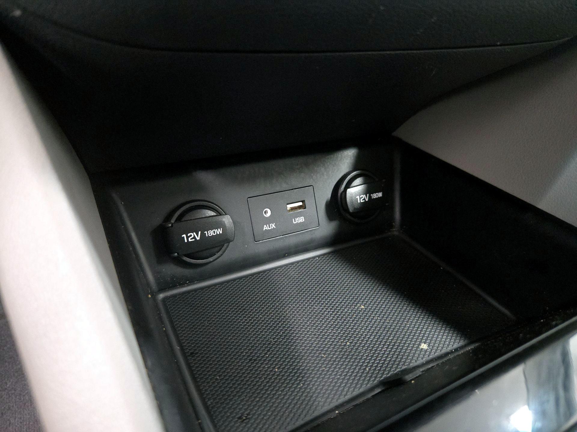 Thumbnail: 2018 Hyundai Ioniq - 18