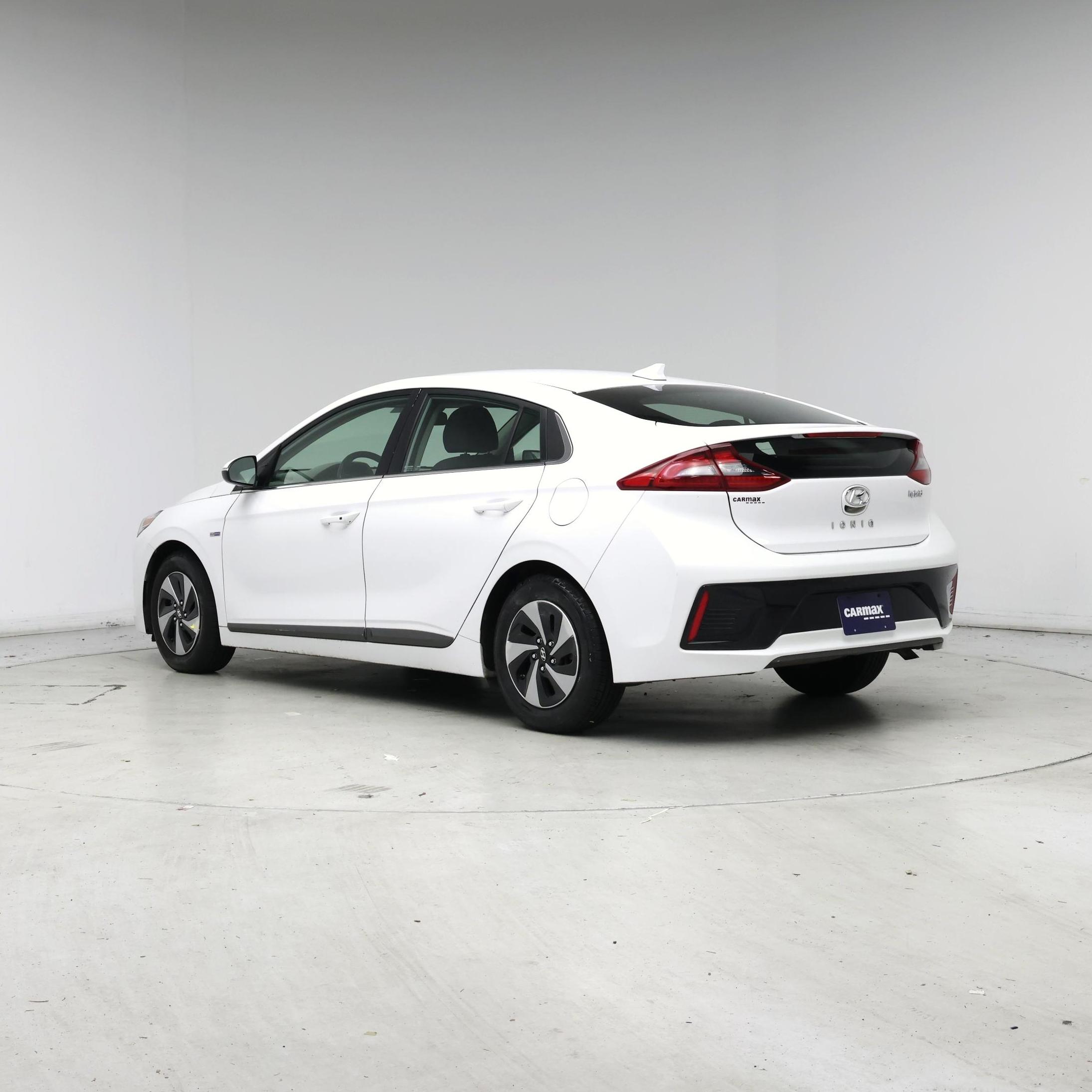 Thumbnail: 2018 Hyundai Ioniq - 2