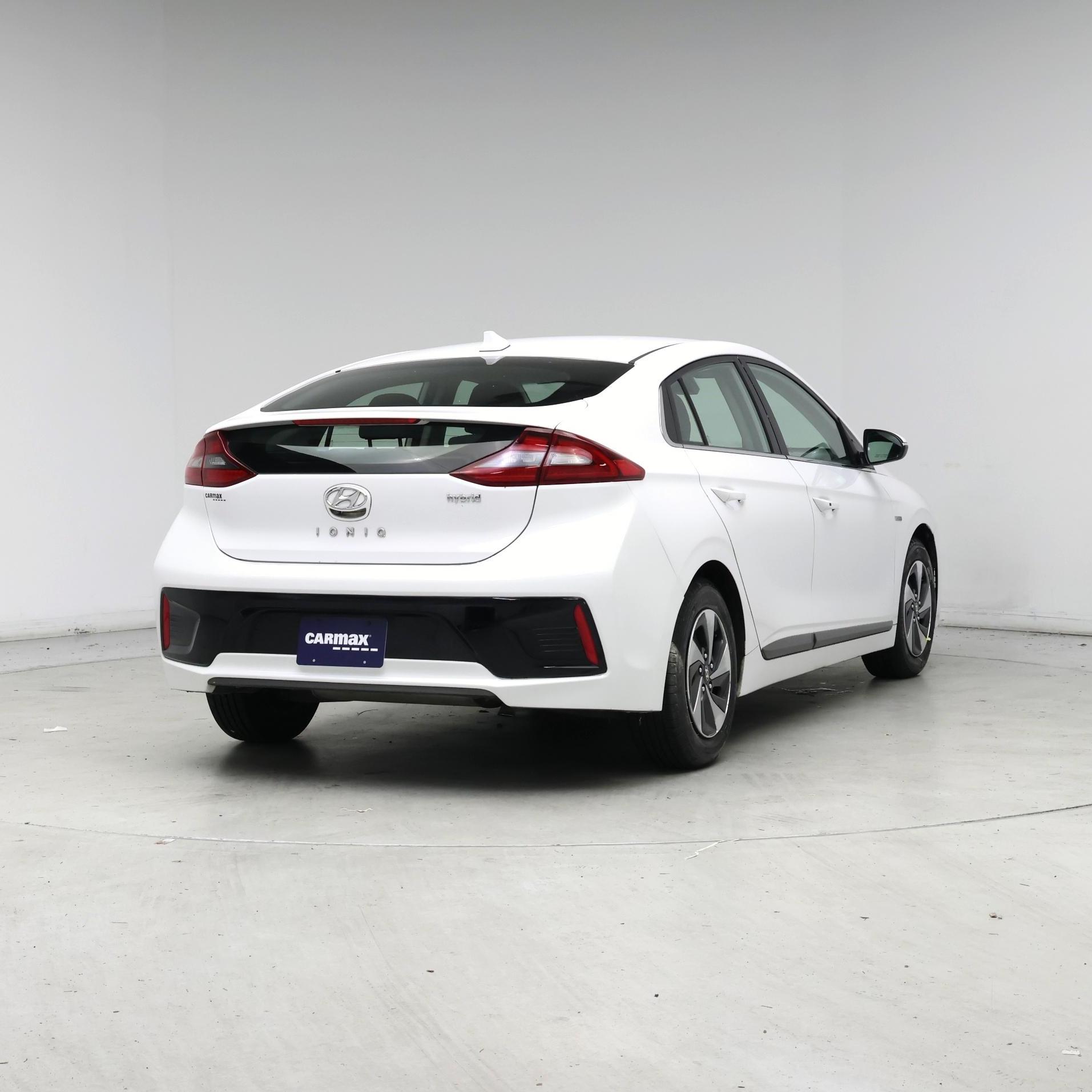 Thumbnail: 2018 Hyundai Ioniq - 8