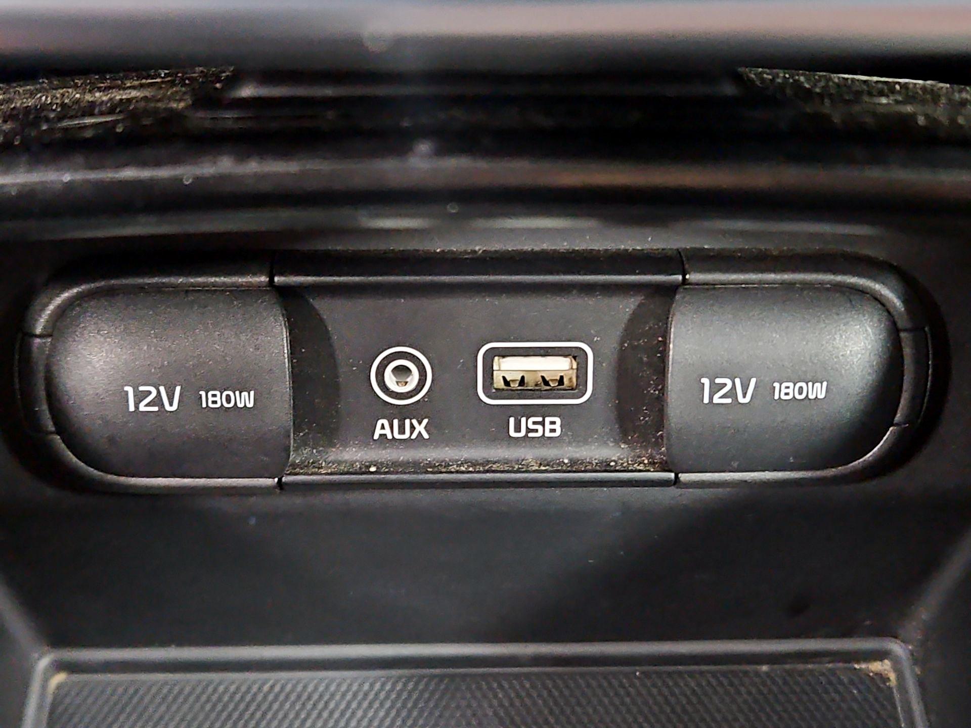 Thumbnail: 2016 Kia Sorento - 19