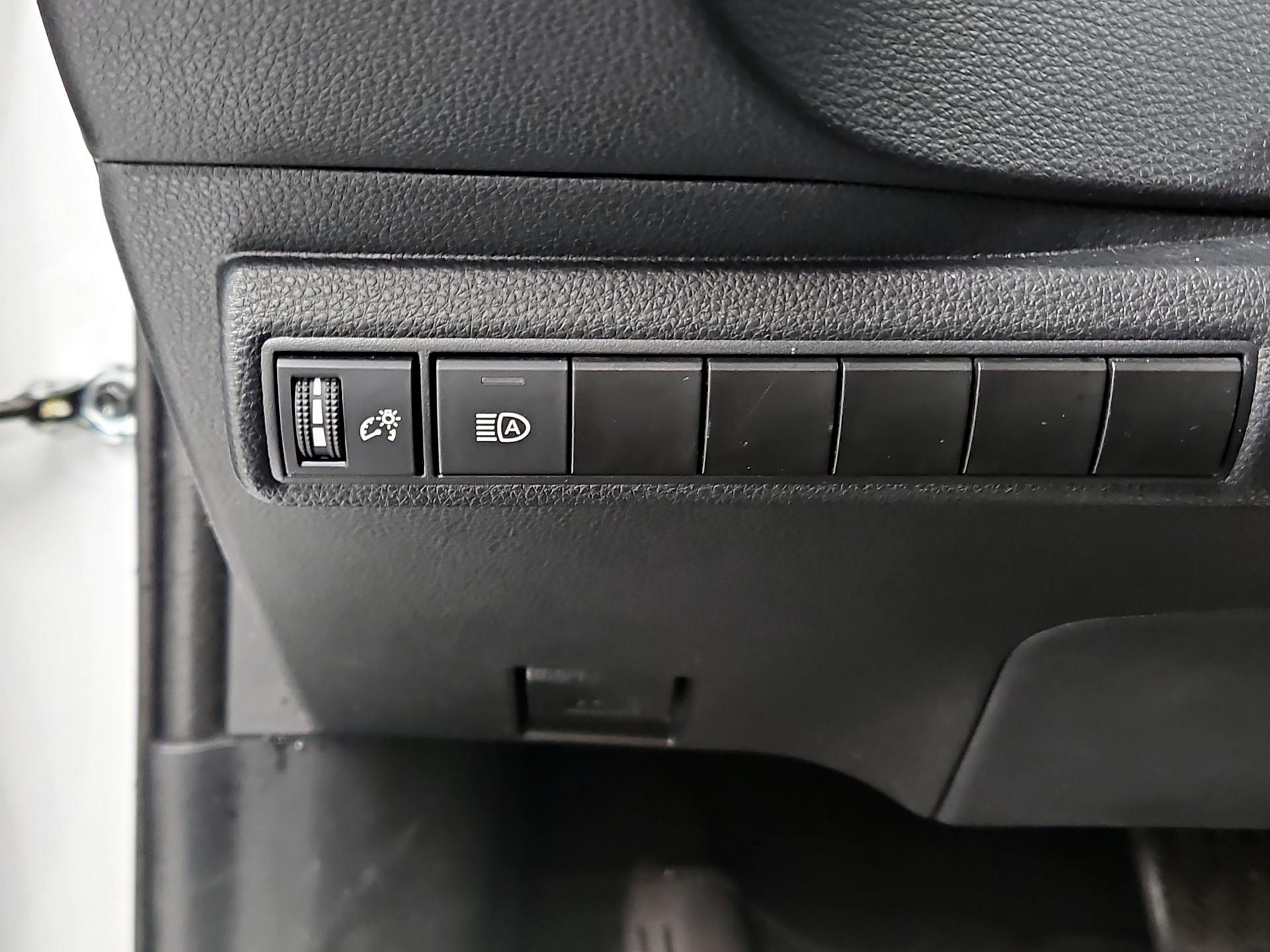 Thumbnail: 2022 Toyota Corolla - 13