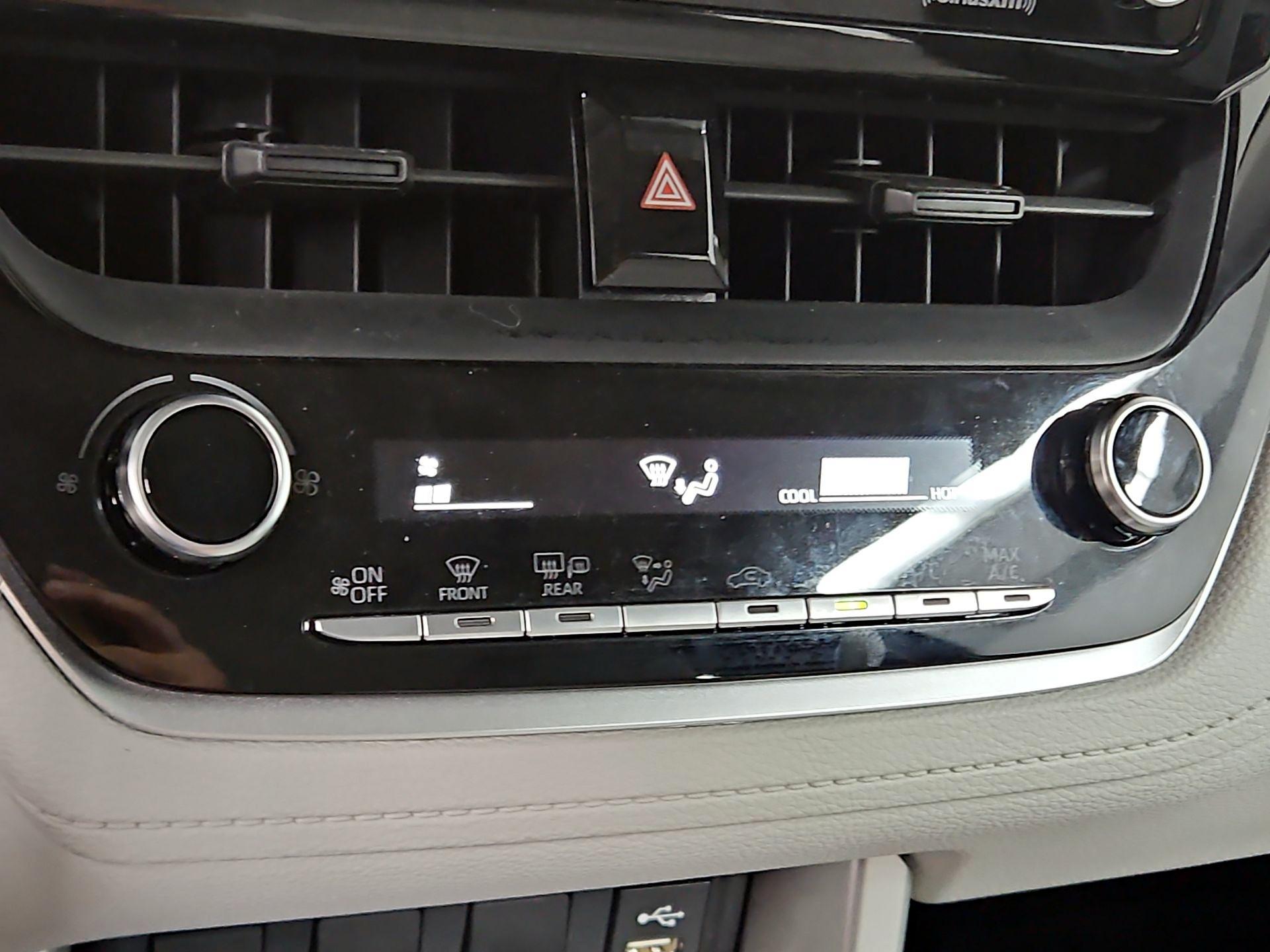 Thumbnail: 2022 Toyota Corolla Cross - 16