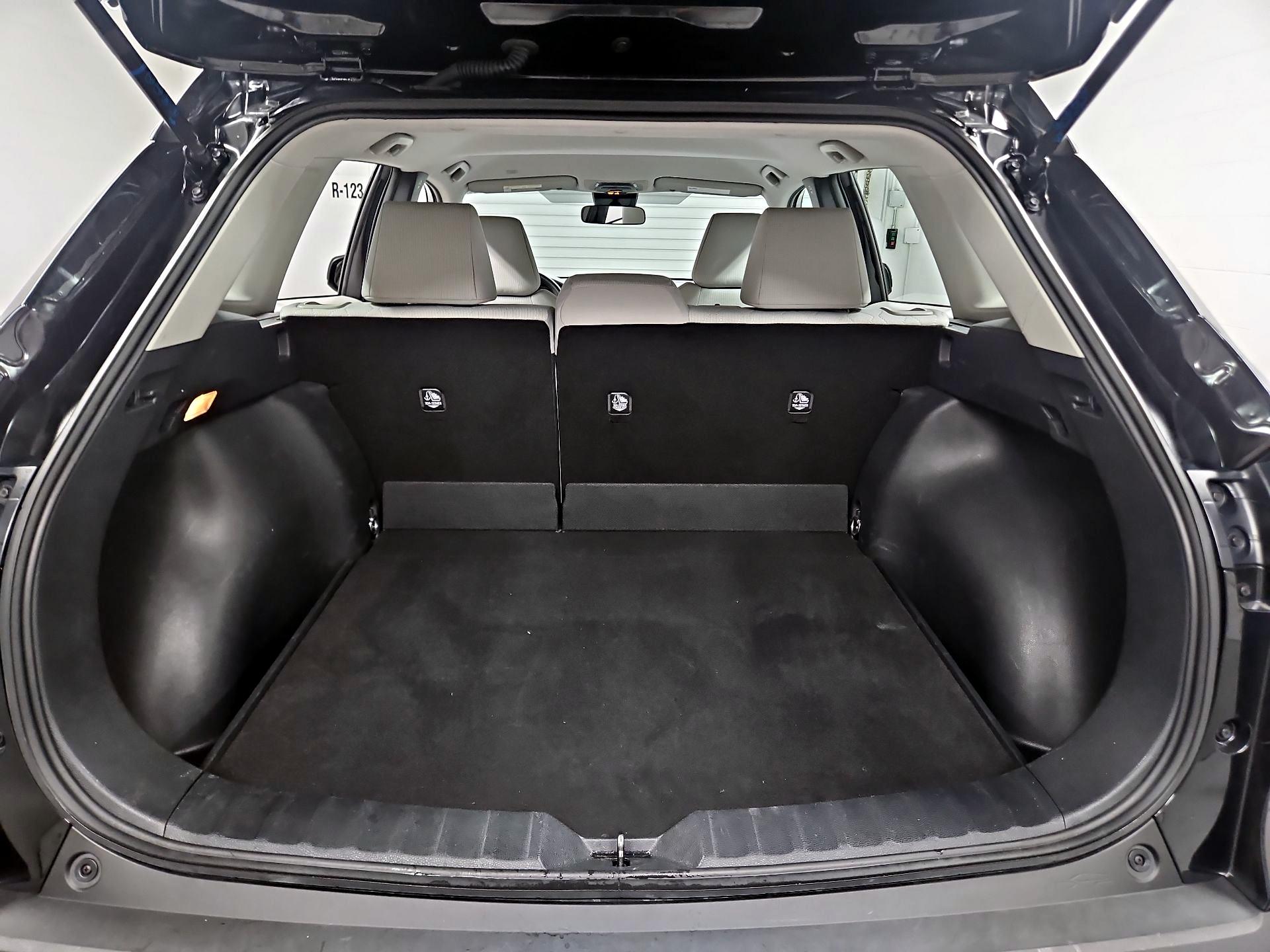 Thumbnail: 2022 Toyota Corolla Cross - 20