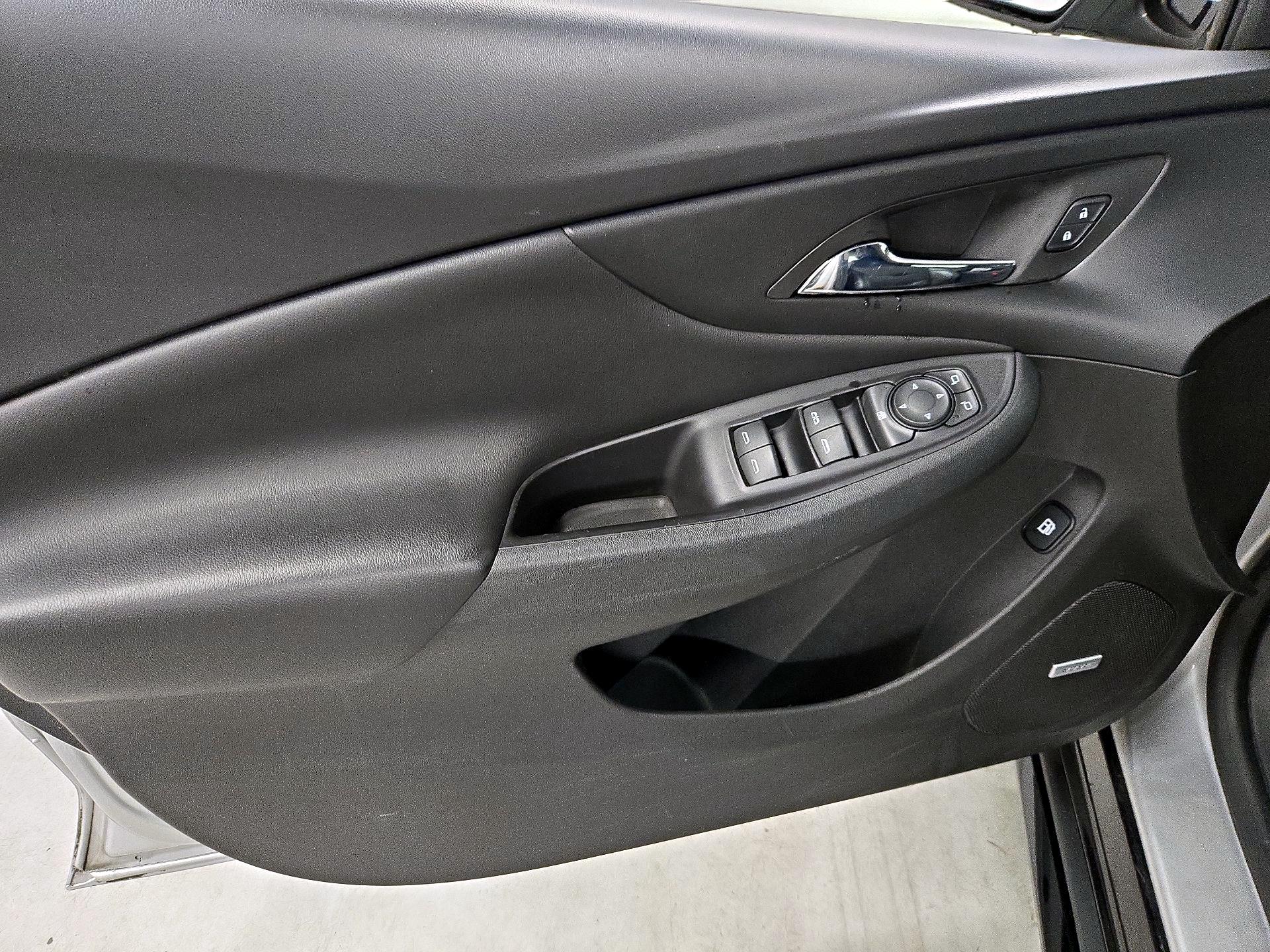 Thumbnail: 2017 Chevrolet Volt - 12