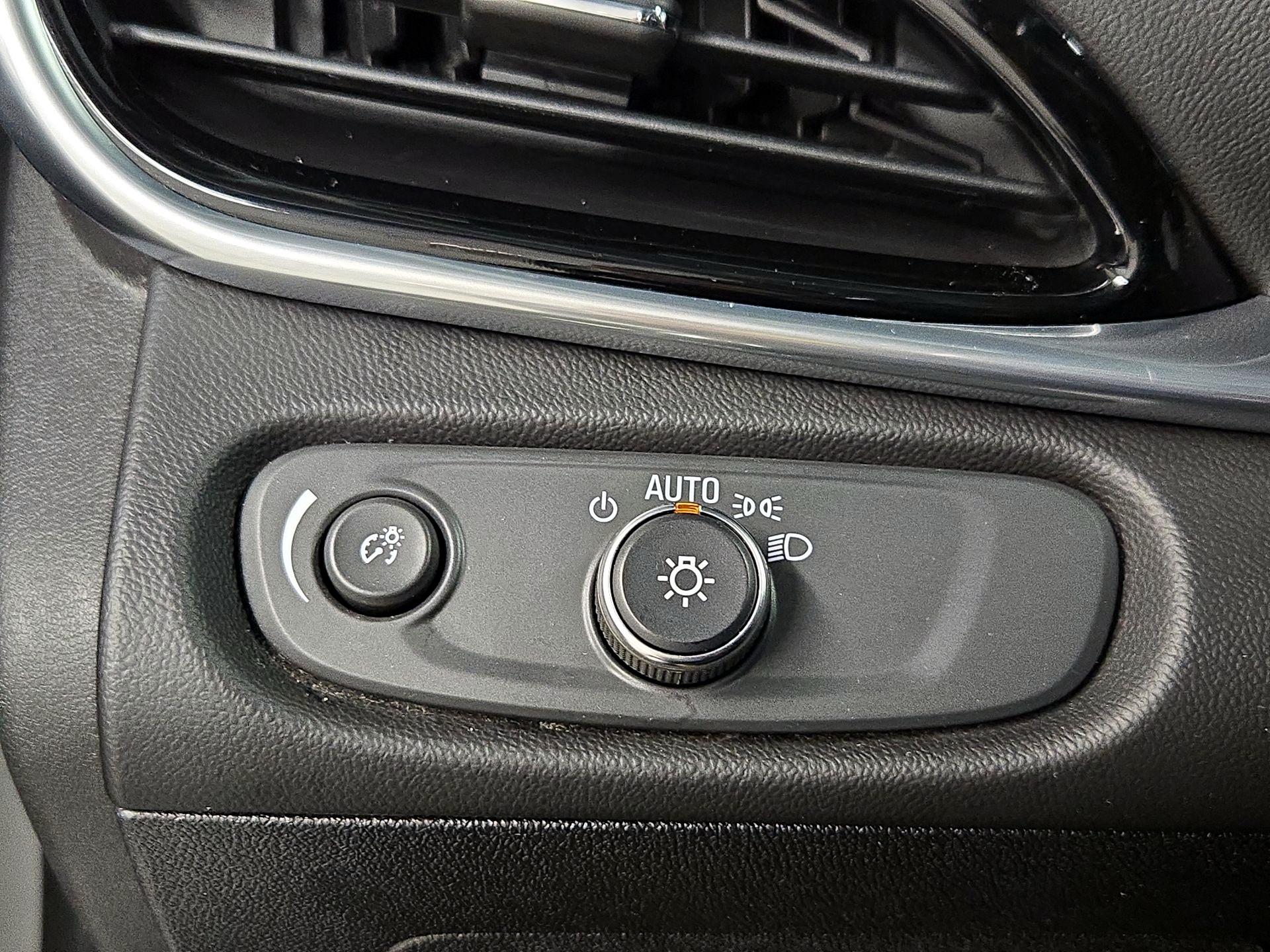 Thumbnail: 2017 Chevrolet Volt - 13