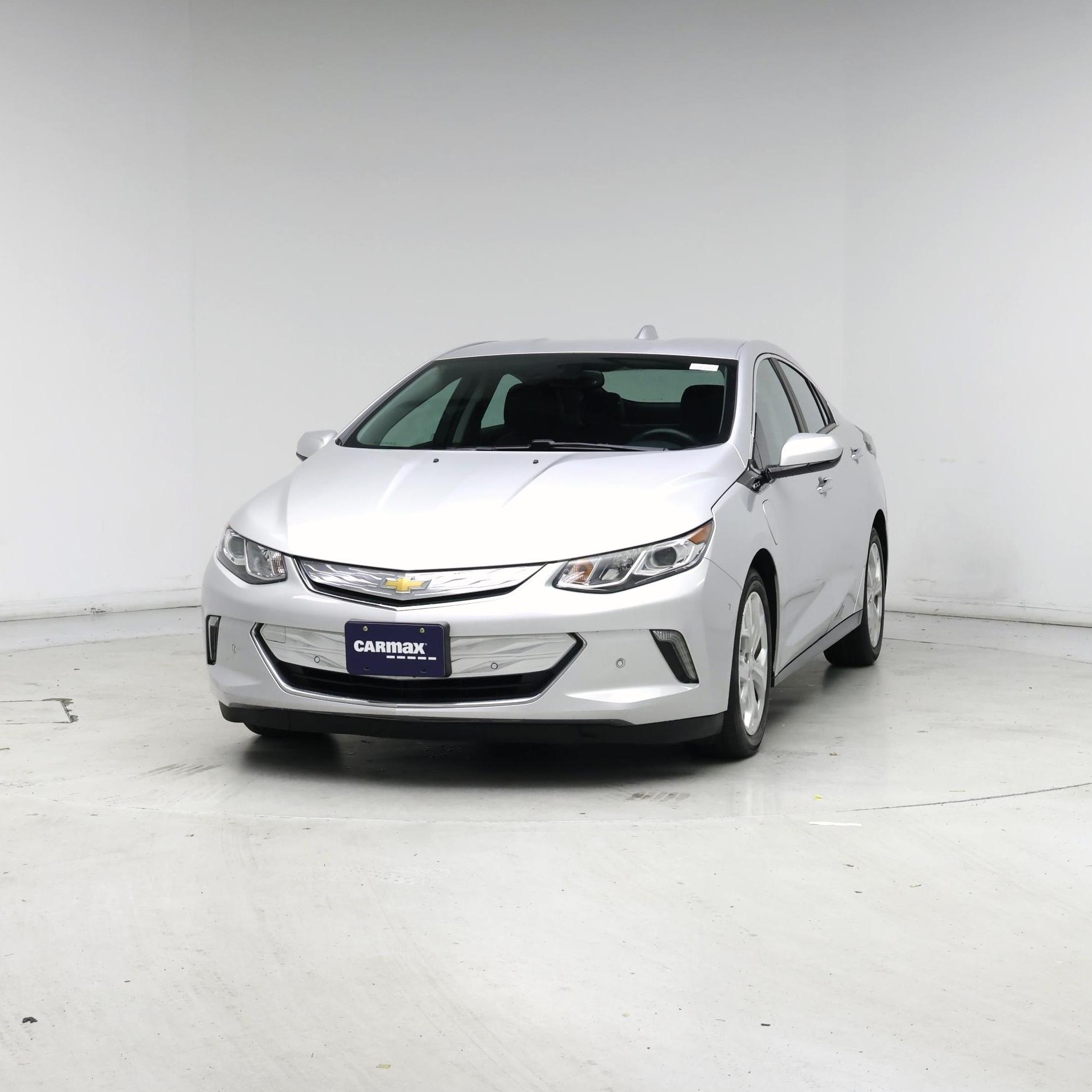 Thumbnail: 2017 Chevrolet Volt - 4