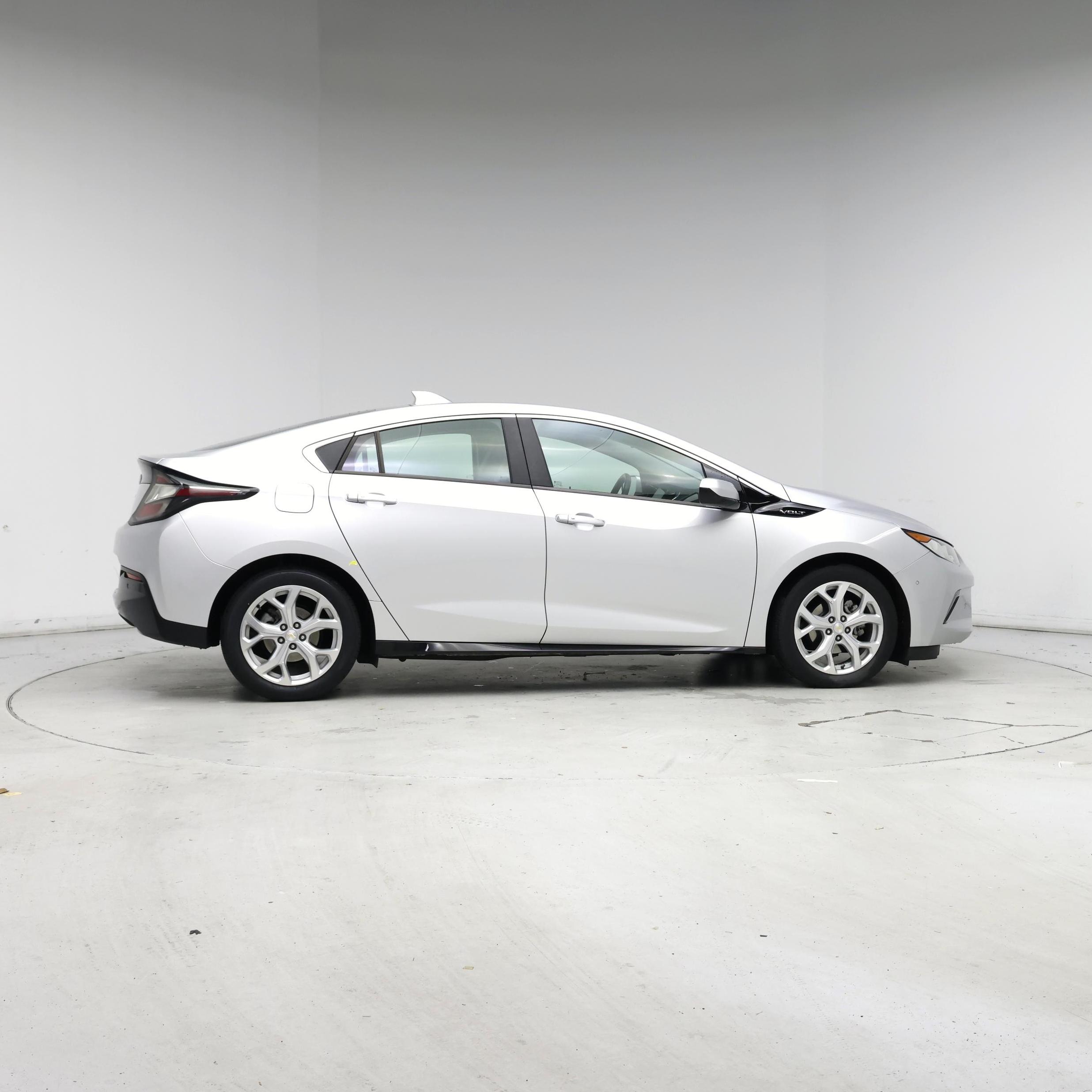 Thumbnail: 2017 Chevrolet Volt - 7