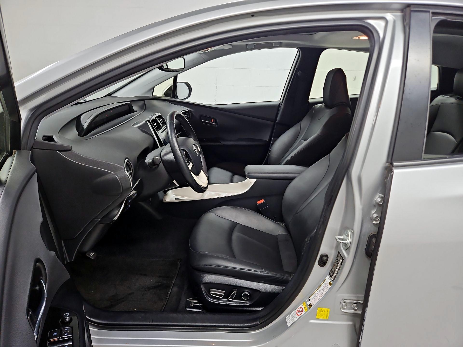 Thumbnail: 2016 Toyota Prius - 11