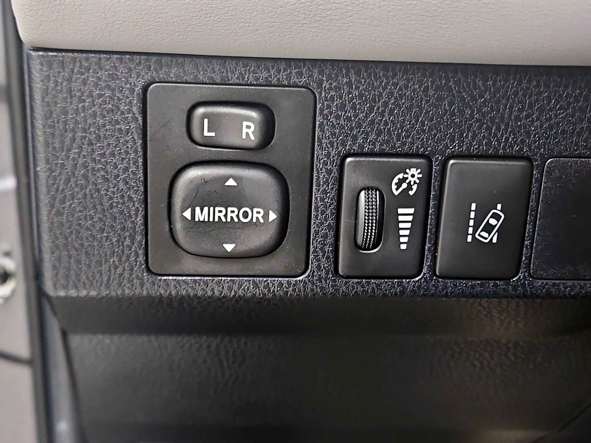 Thumbnail: 2018 Toyota RAV4 - 13